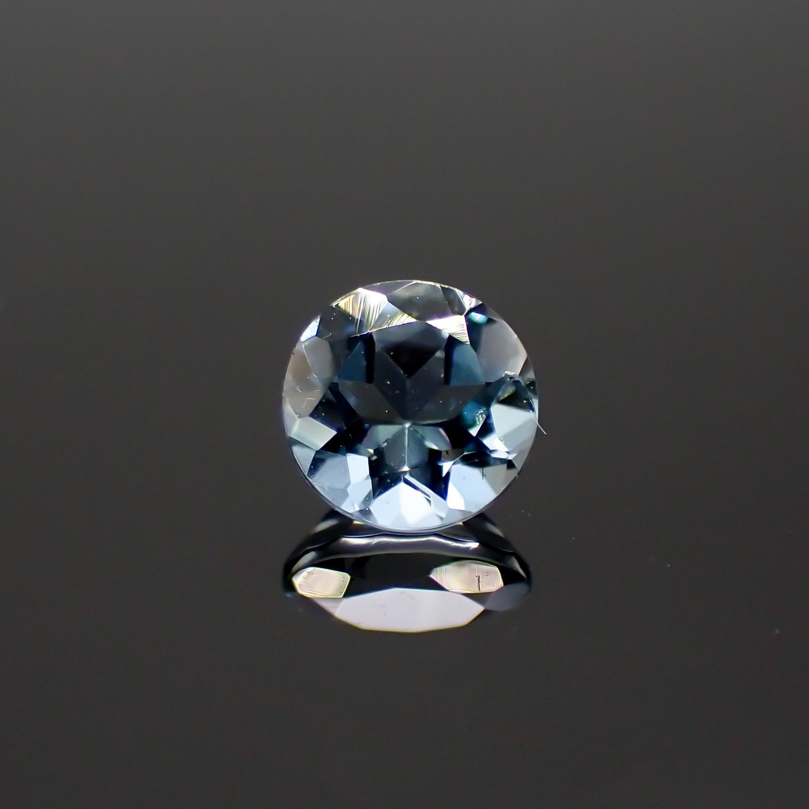 アクアマリン(宝石名アクアマリン)モザンビーク産 0.43ct 識別済[220817392]5x5mm前後