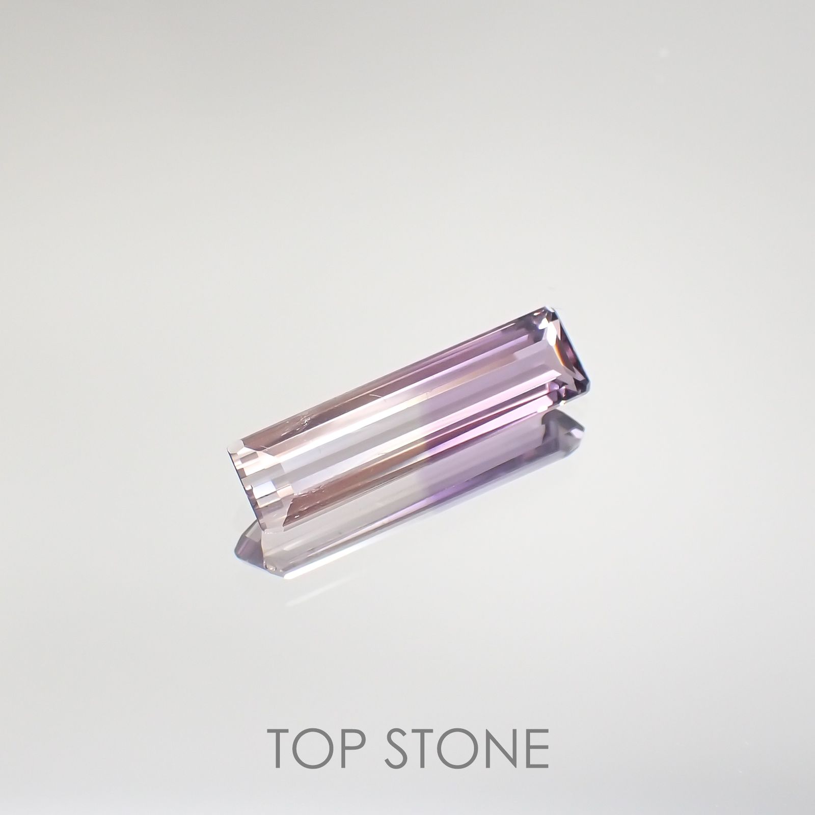 アワーグラスアメジスト モロッコ産 ルース 1.8ct[210912324]16.1×4.2mm前後