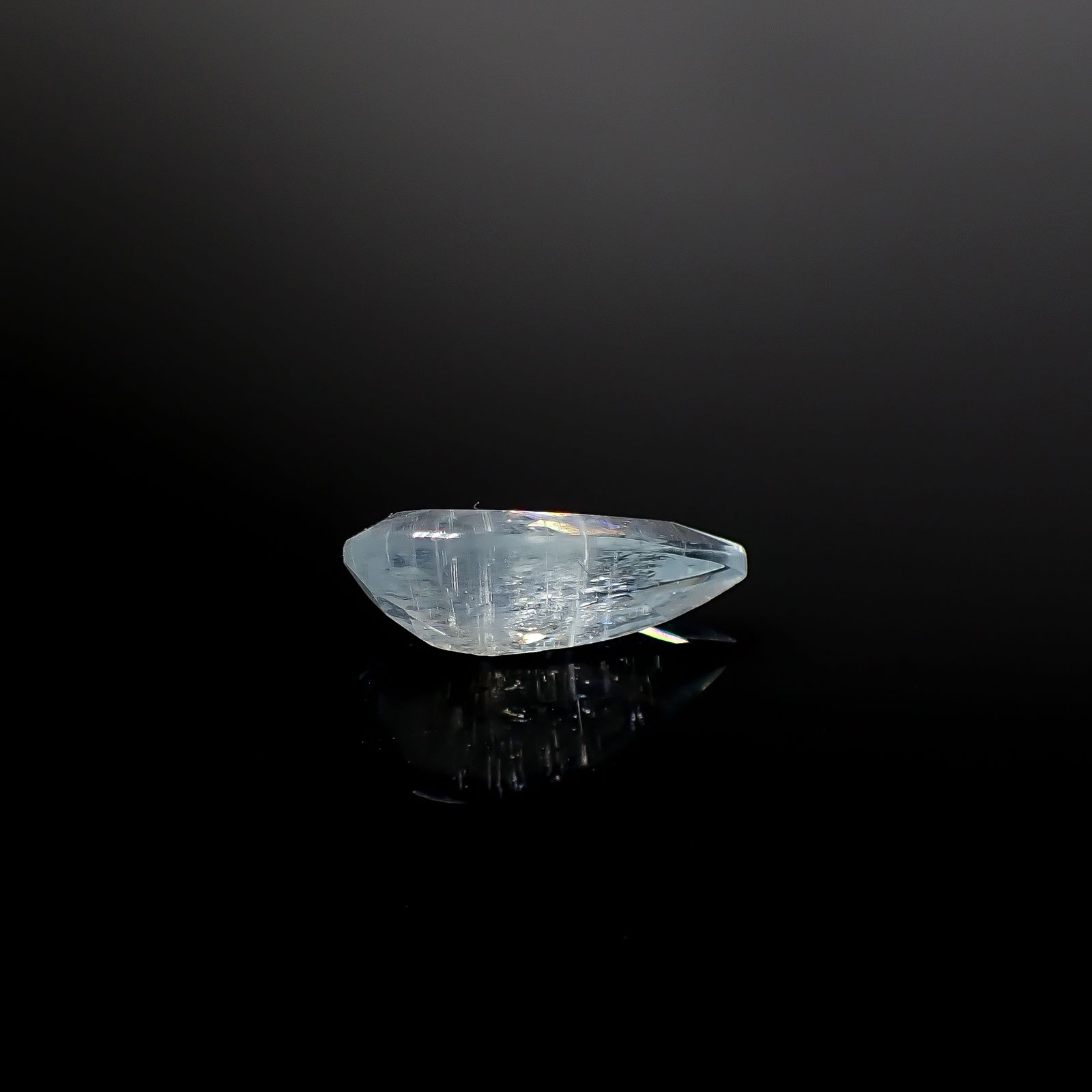 イリデッセンスアクアマリン ブラジル産 4.78ct [250730699]16.7x9.1mm前後