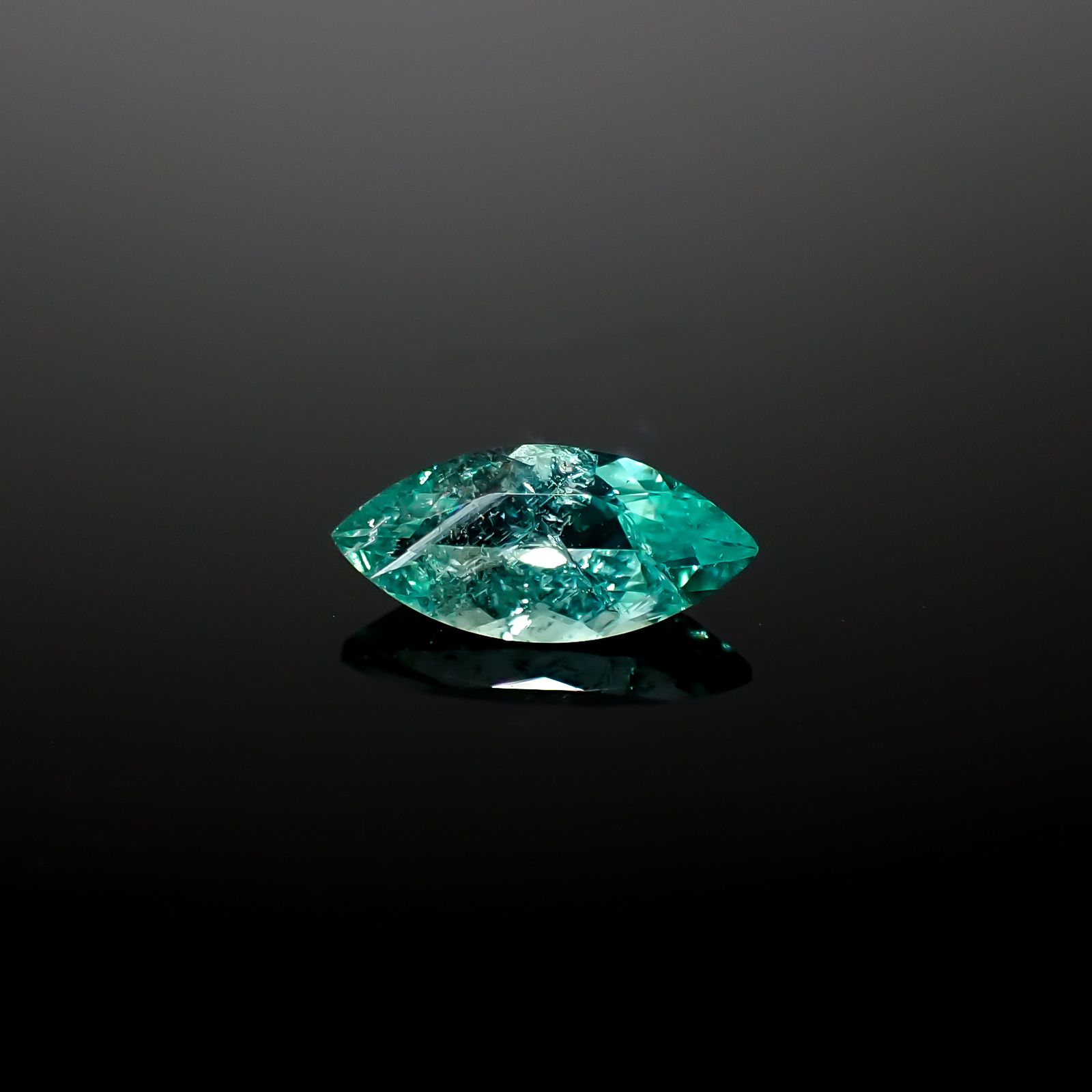パライバトルマリン(宝石名トルマリン/別名パライバ・トルマリン)ブラジル・キントス鉱山産 0.41ct 識別済[240928720]8x3.7mm前後