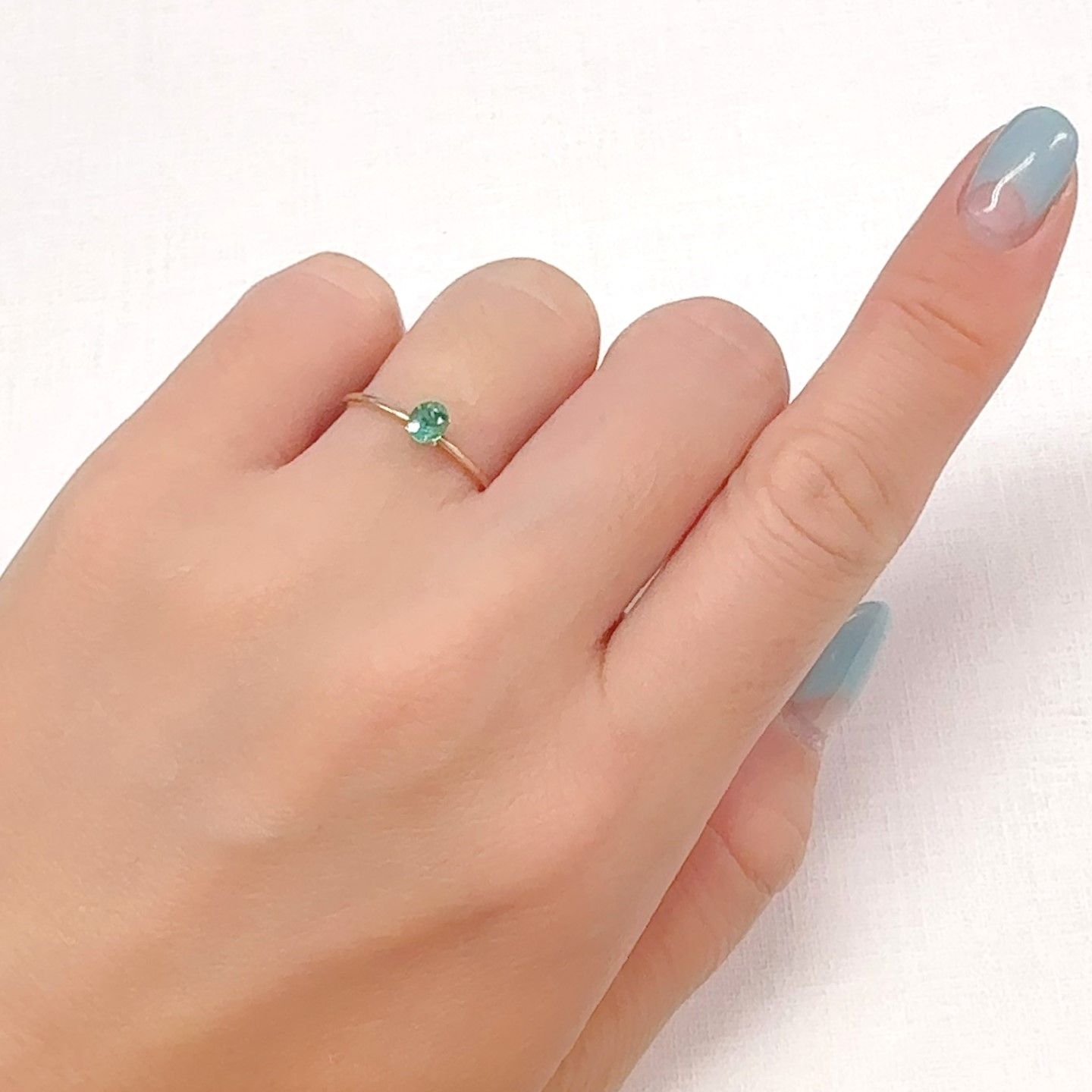 パライバトルマリン ブラジル・パライバ州バターリャ鉱山産 0.30ct[240928760]4.4x3.6mm前後