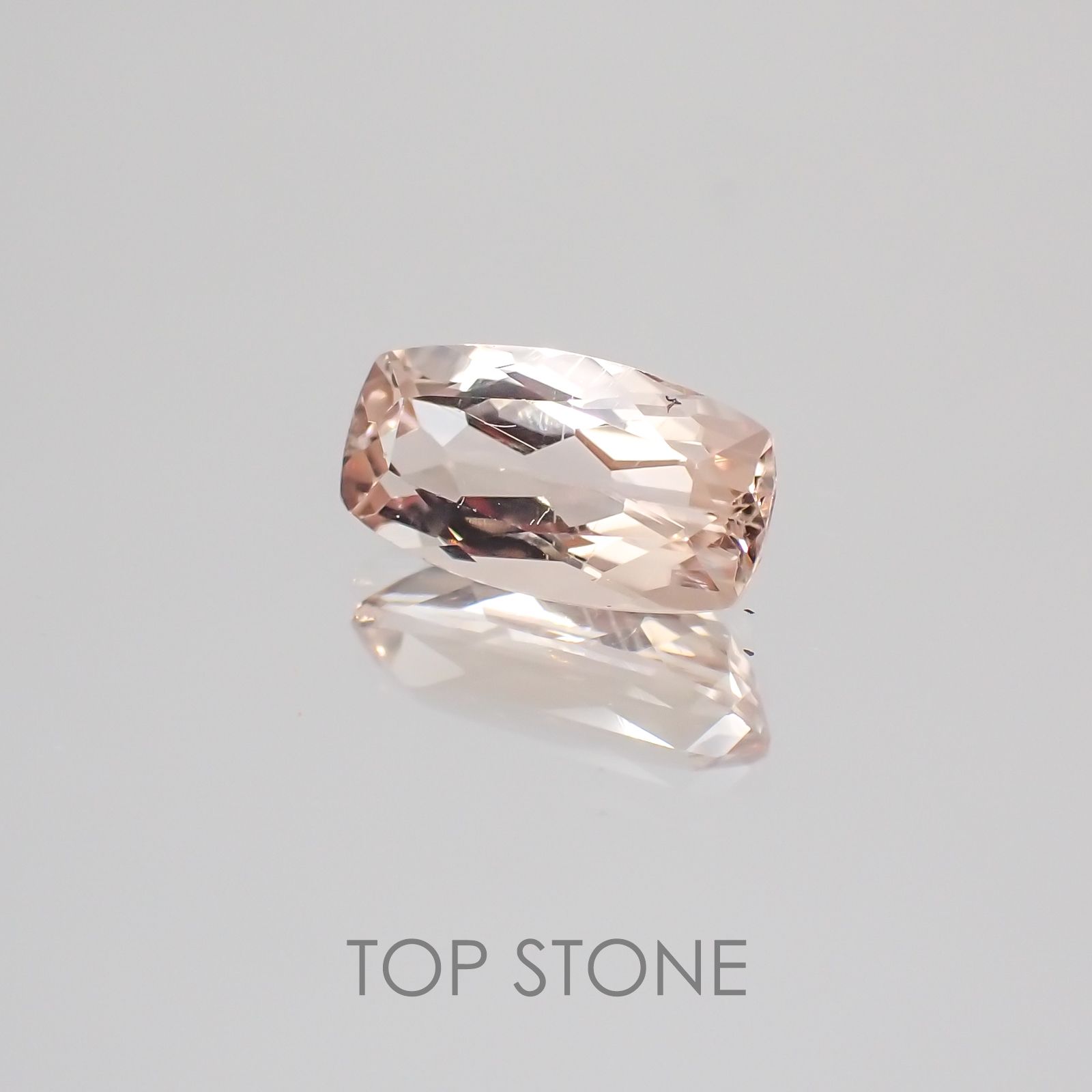 モルガナイト ナイジェリア産 ルース 1.25ct[21019098]9.4×5mm前後