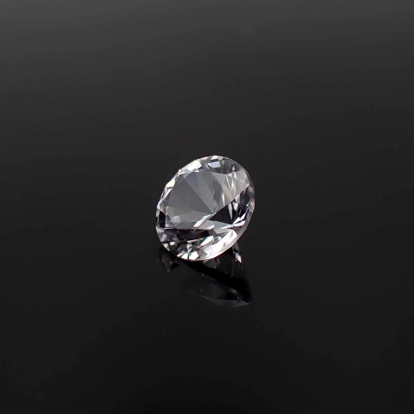 フェナカイト ロシア産 0.81ct / 6x6mm前後 [260231706]