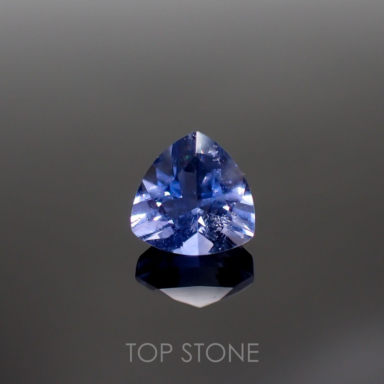 カラーチェンジフローライト(宝石名ブルー・フルオライト)ブラジル産 2.25ct 識別済[220114239]8.1x8.1mm前後