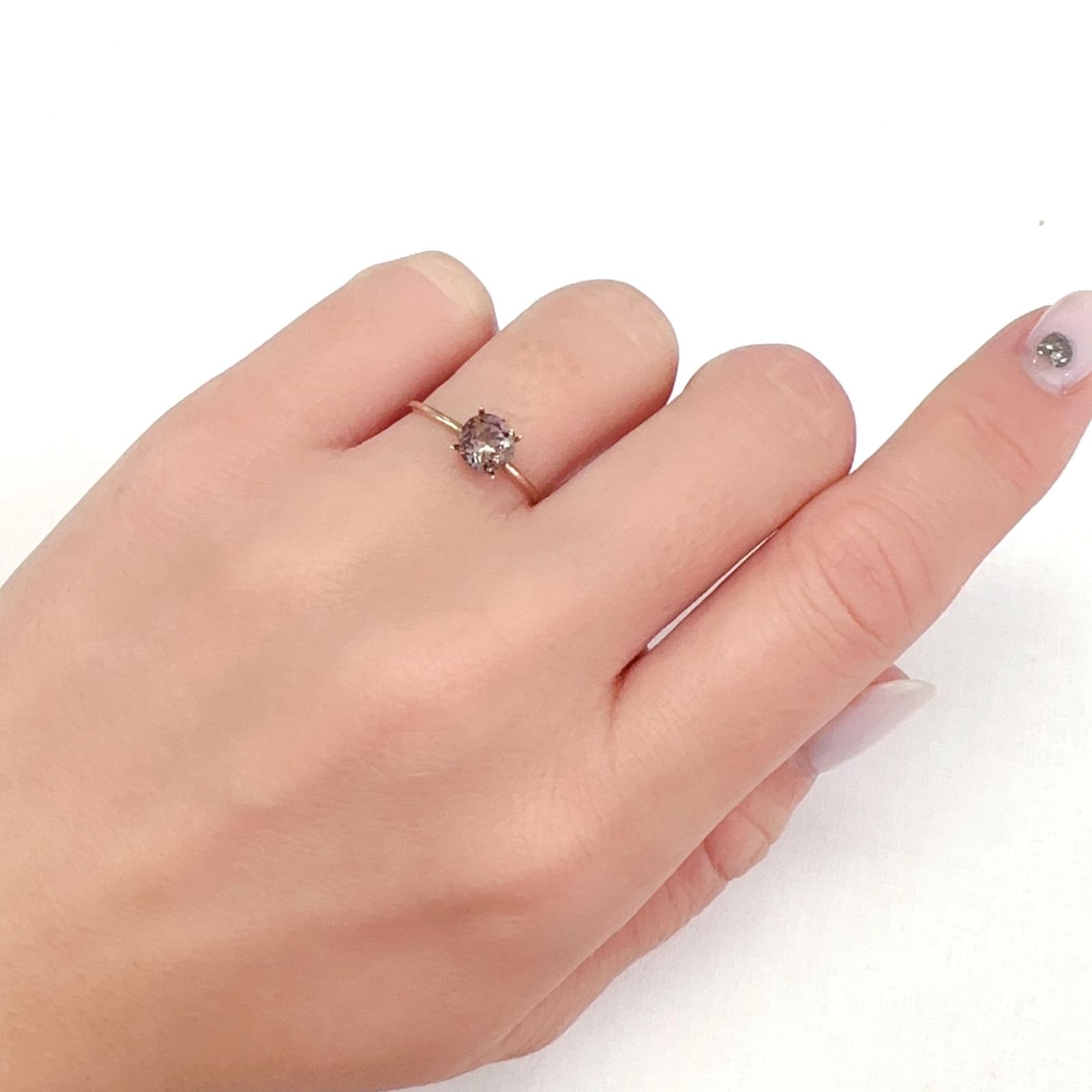 アキシナイト パキスタン産 0.72ct[231224652]5.6x5.6mm前後