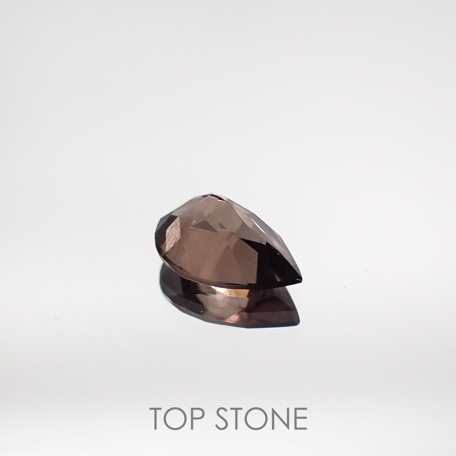 カラーチェンジガーネット タンザニア・マダガスカル産 ルース 0.52ct[210611192]6.2×4mm前後