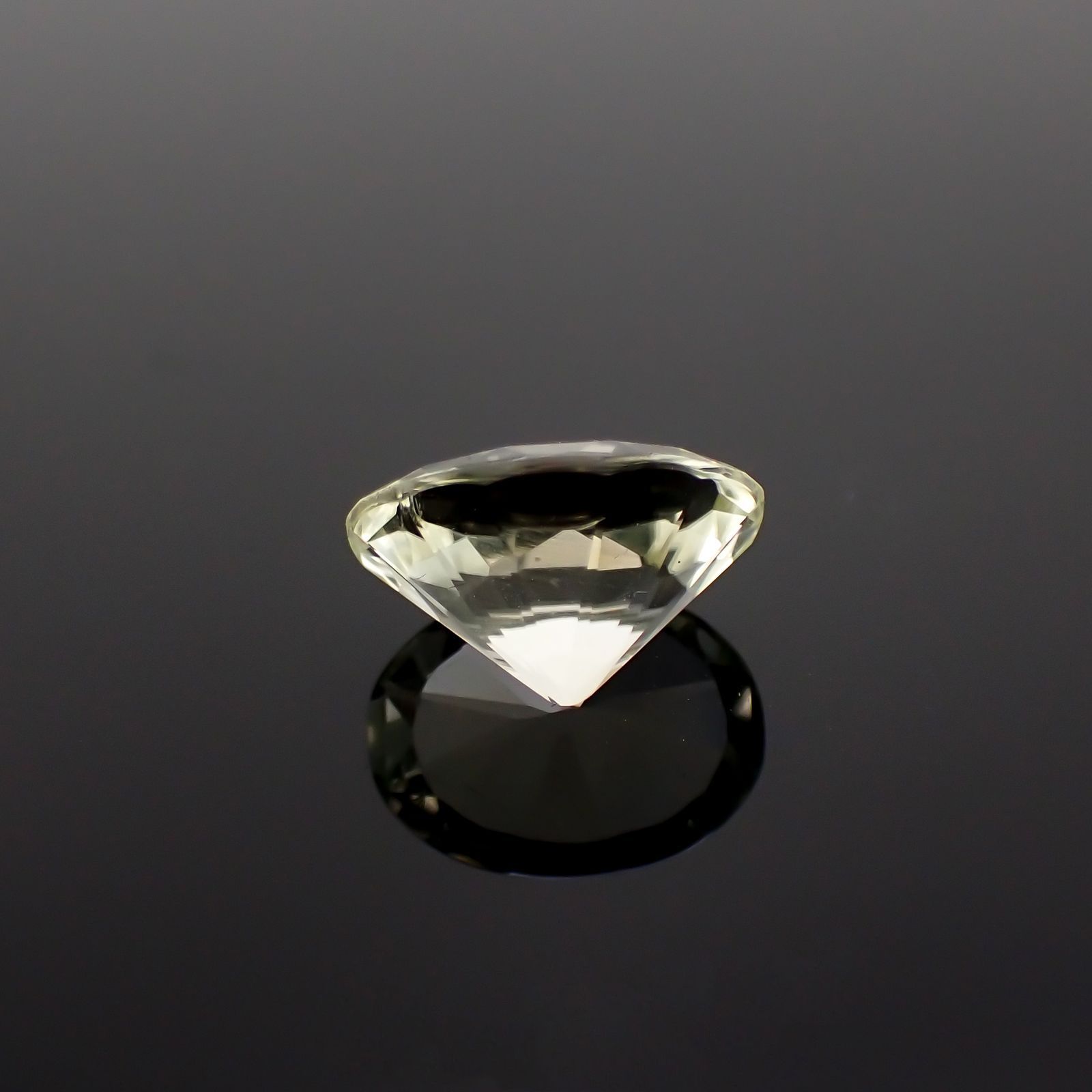 ダトーライト(宝石名ダトライト)ロシア産 3.324ct ソ付(彩珠)[221018687]11.2x8.3mm前後