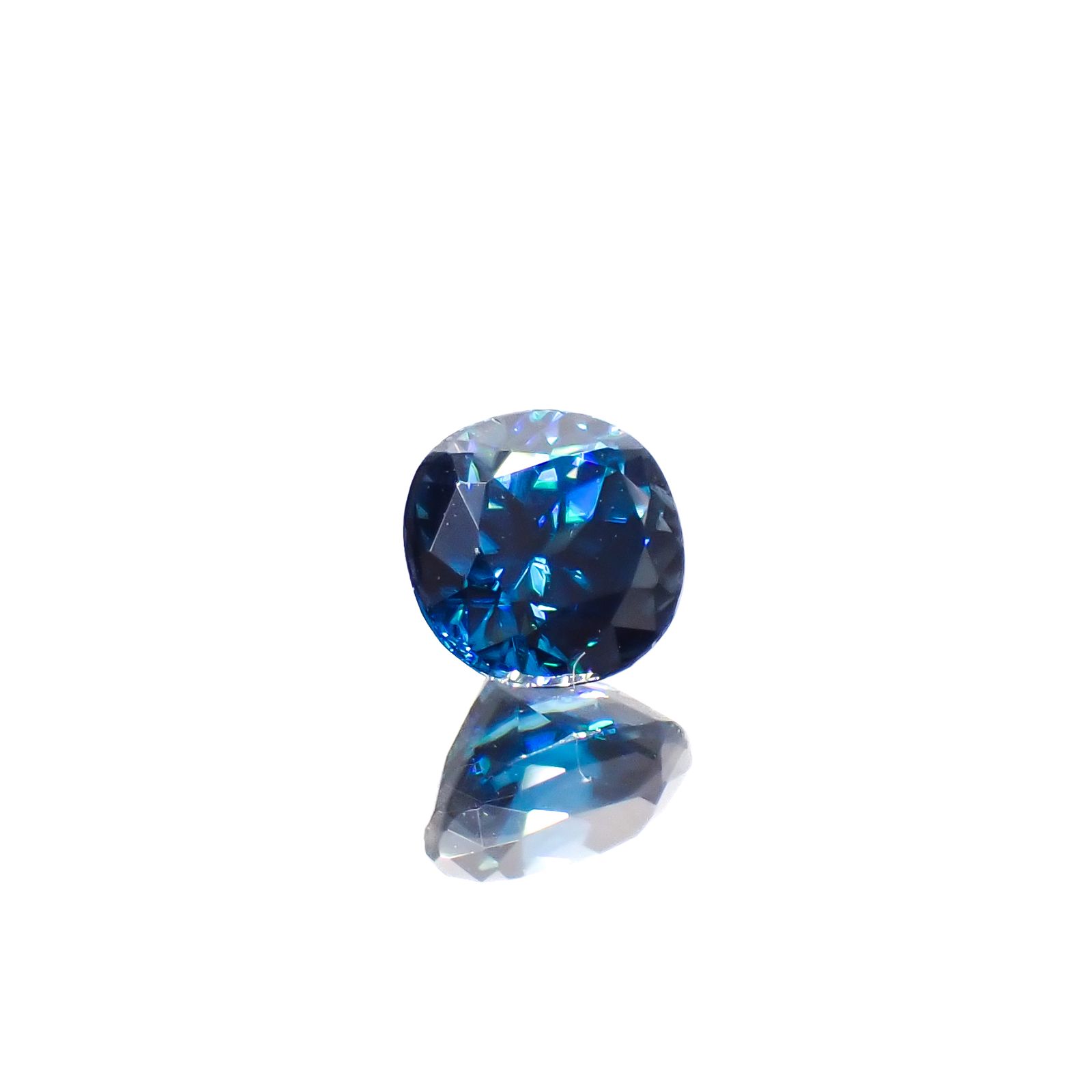 ラタナキリブルージルコン カンボジア産 0.74ct[240728490]4.7x4