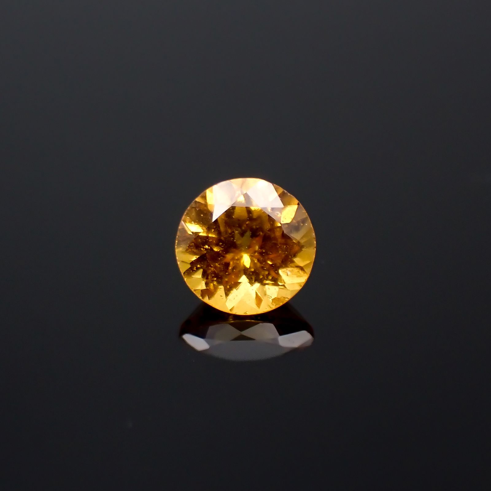 スペサルティンガーネット ナイジェリア産 0.55ct[230923382]4.8x4.8mm前後
