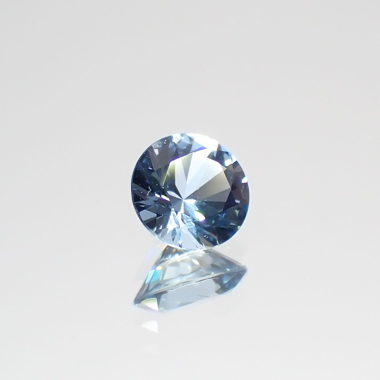 アクアマリン(宝石名アクアマリン)モザンビーク産 0.26ct 識別済[230421768]4.3x4.3mm前後