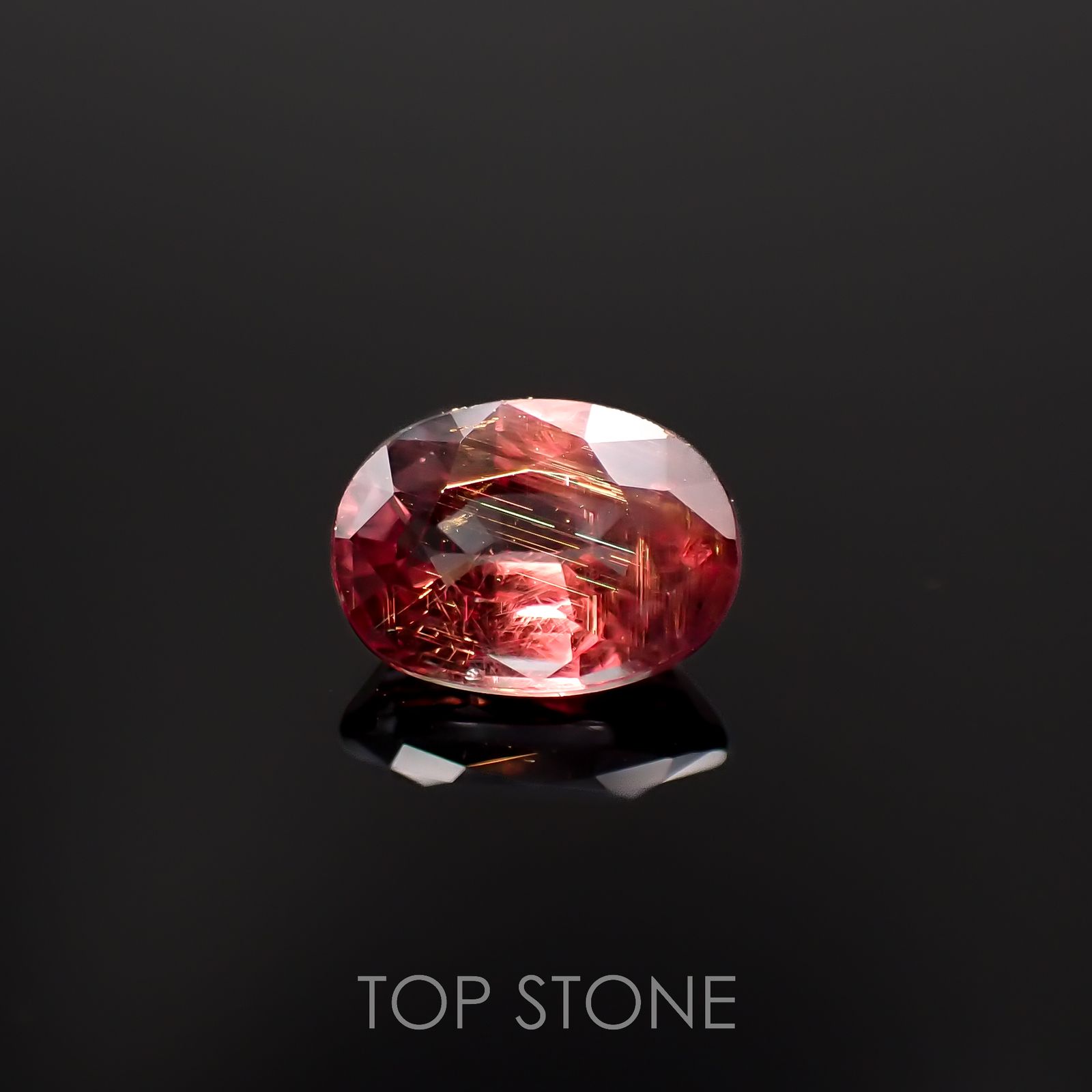 カラーチェンジガーネット アレキタイプ(宝石名ガーネット)マダガスカル・ベキリー産 1.04ct 識別済[221219611]6.8x5mm前後