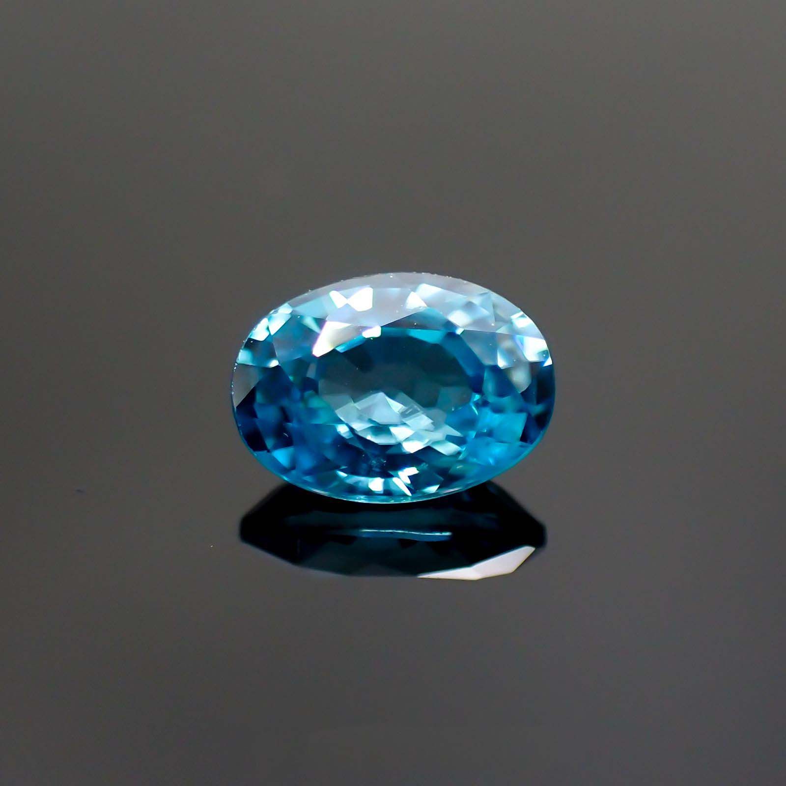 ブルージルコン(宝石名ジルコン) カンボジア産 1.19ct 識別済[20063103]6.5×5mm前後