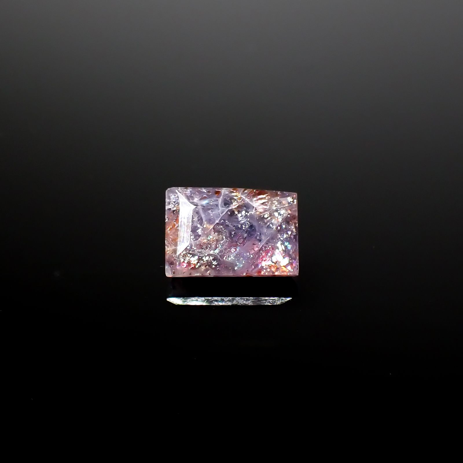 ブラッドショットアイオライト インド産 1.76ct[240125383]8.8x6mm前後