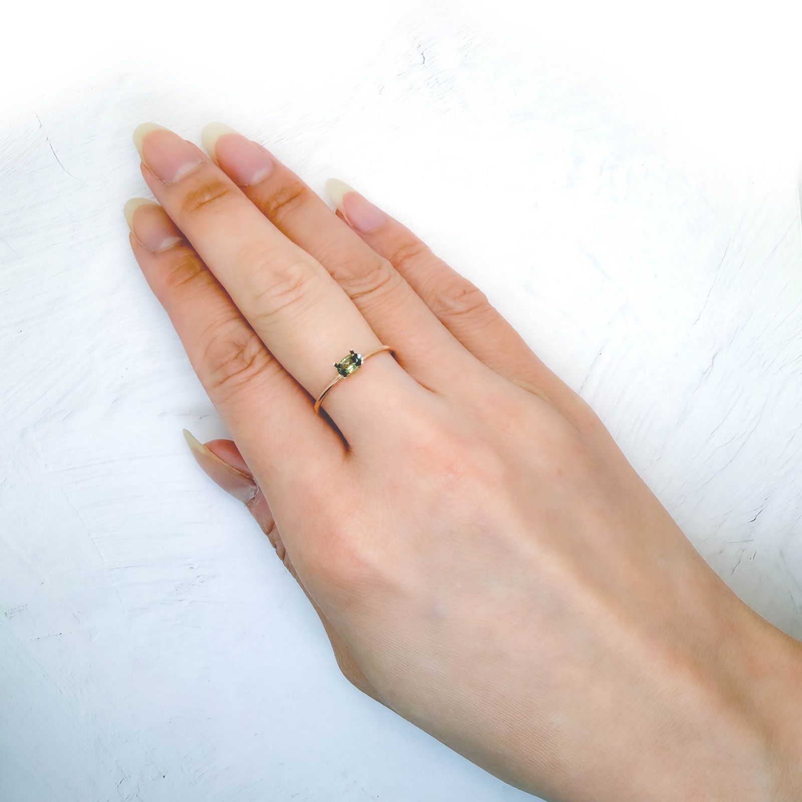 グリーンゾイサイト(宝石名ゾイサイト)タンザニア産 識別済 0.21ct / 4.9x3mm前後 [260932856]