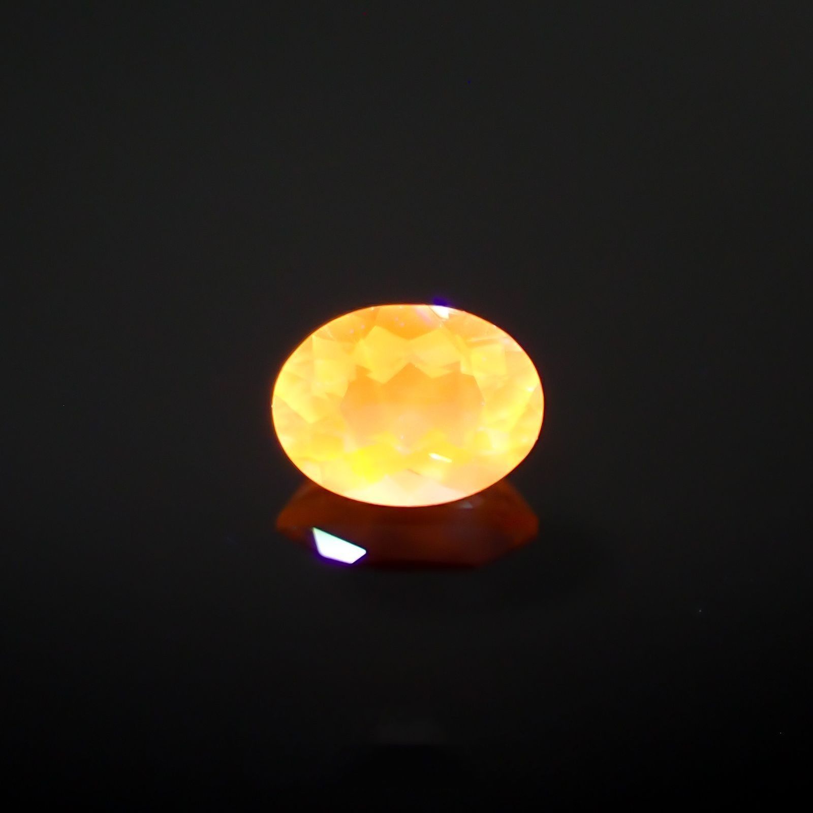 アウイナイト フルオレッセンス(宝石名アウイナイト)ドイツ産 0.12ct 識別済[250115289]3.8x2.8mm前後