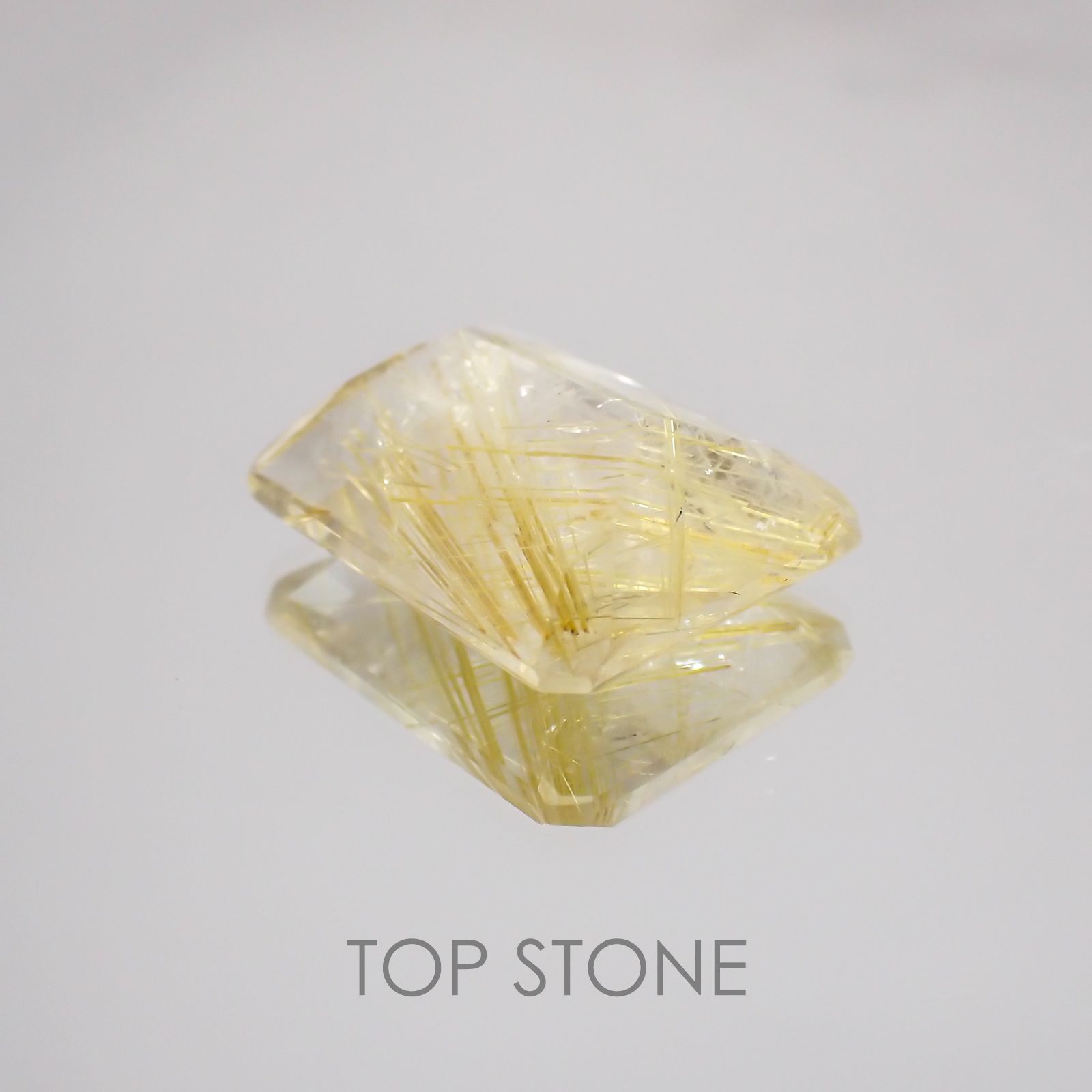 ルチルクォーツ ブラジル産 ルース 10.68ct[21019128]16.1×13mm前後