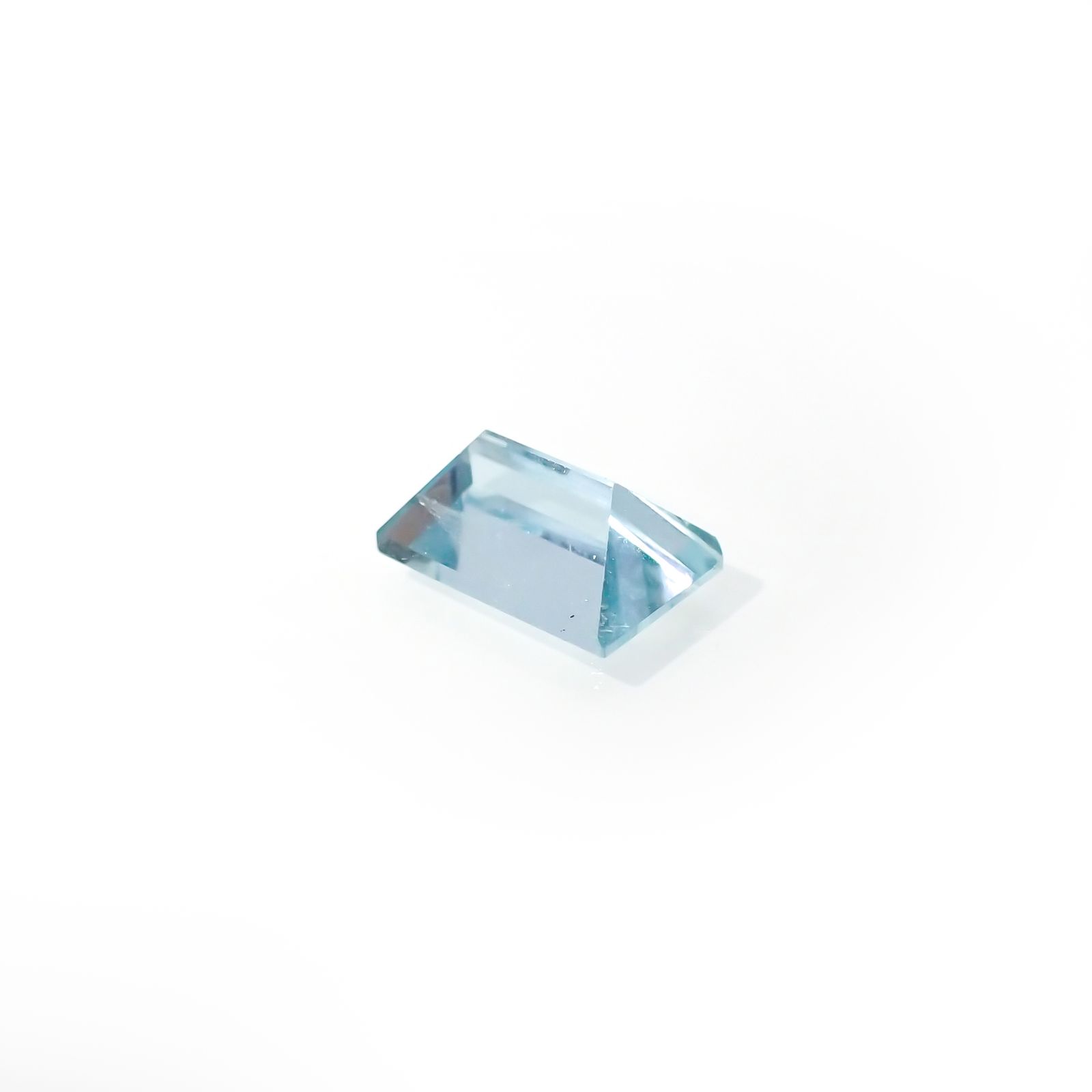 ◇ミラーカット◇アクアマリン モザンビーク産 0.85ct[240226099]7x4.7mm前後