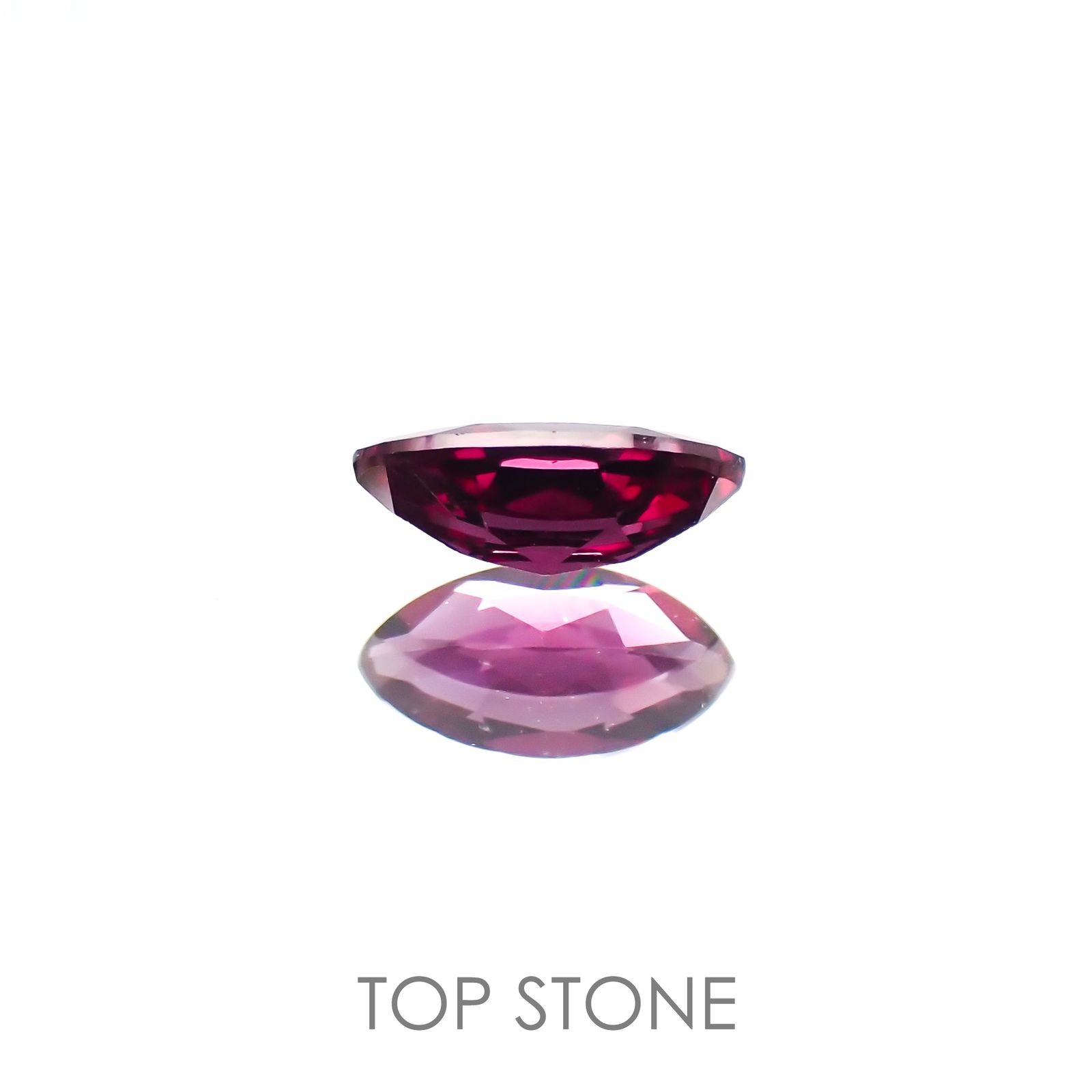 クロムパイロープガーネット(宝石名(含クロム) パイロープ・ガーネット)アメリカ・アリゾナ州産 0.18ct 識別済[221018403]5.1x2.6mm前後