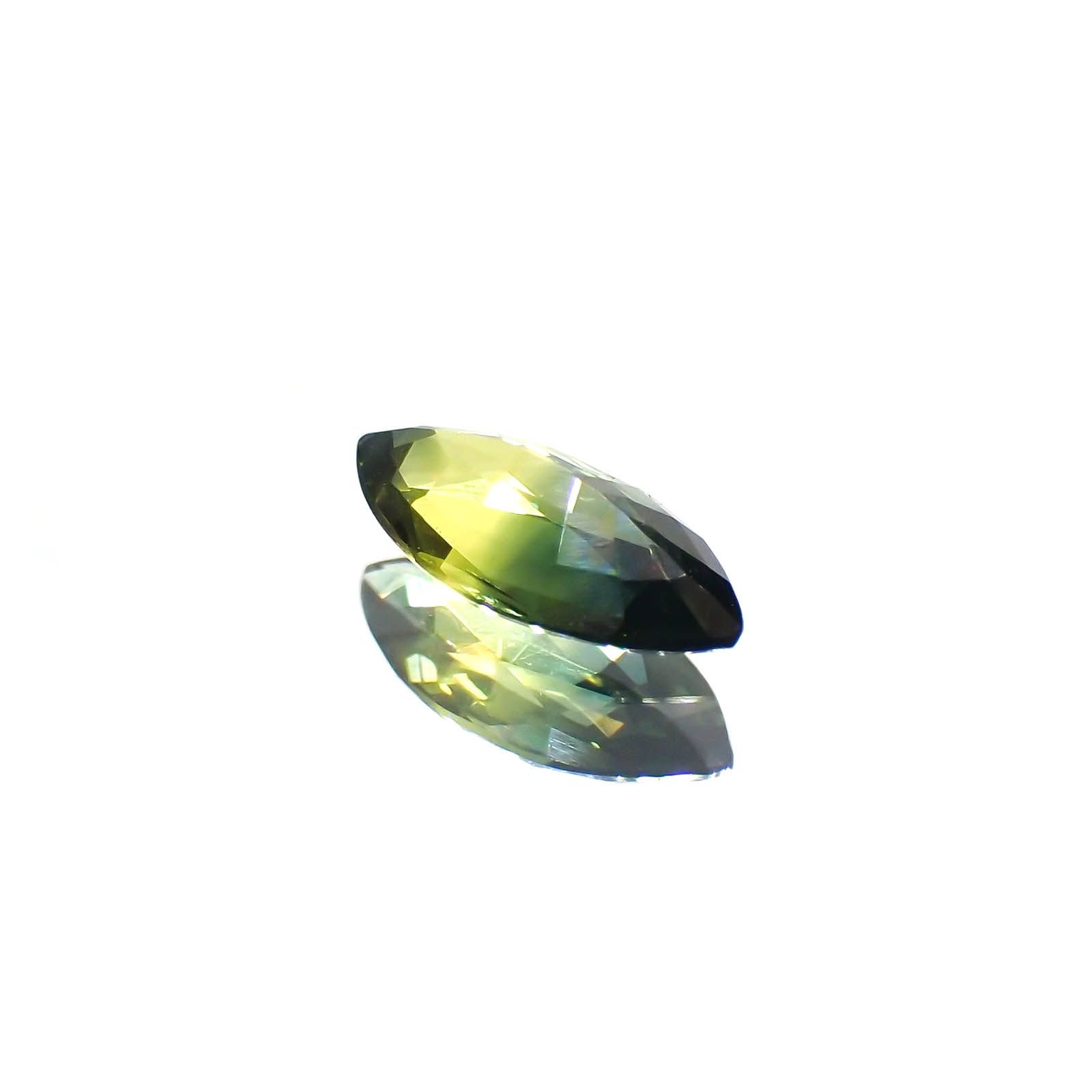 バイカラーサファイア(宝石名サファイア)マダガスカル/オーストラリア産 0.53ct 識別済[250114844]7.9x3.9mm前後