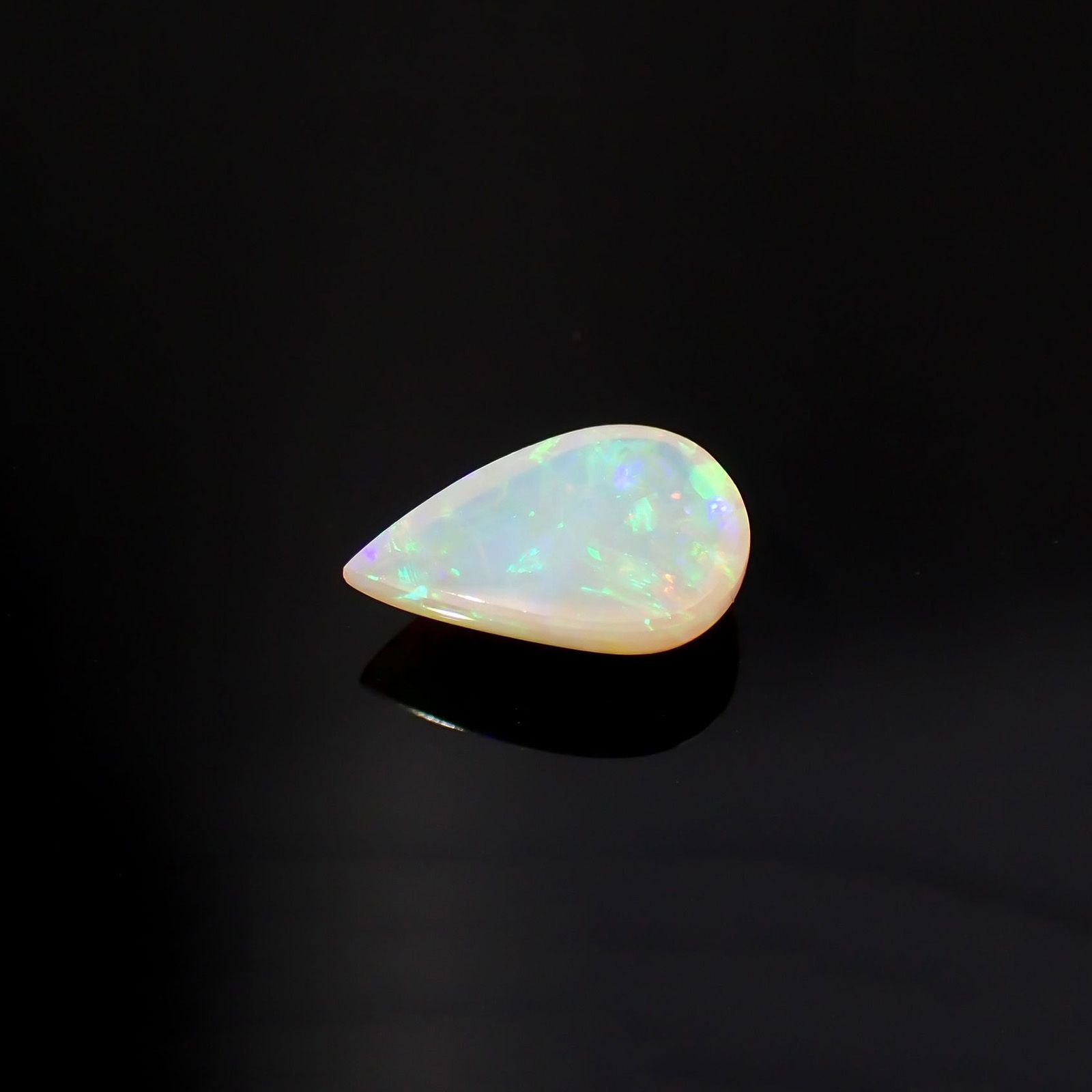 オパール オーストラリア産 0.75ct / 9x5.9mm前後 [221018431]