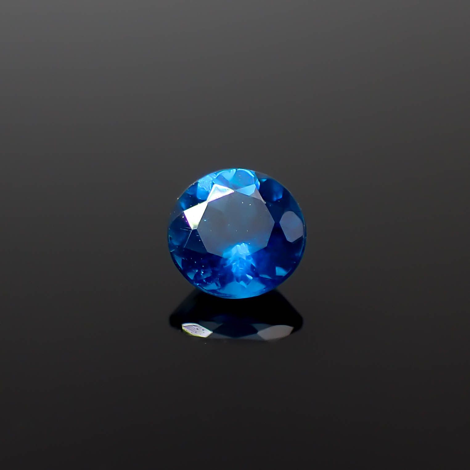 ディープブルーアパタイト マダガスカル産 0.34ct[240828636]4.4x4.4mm前後