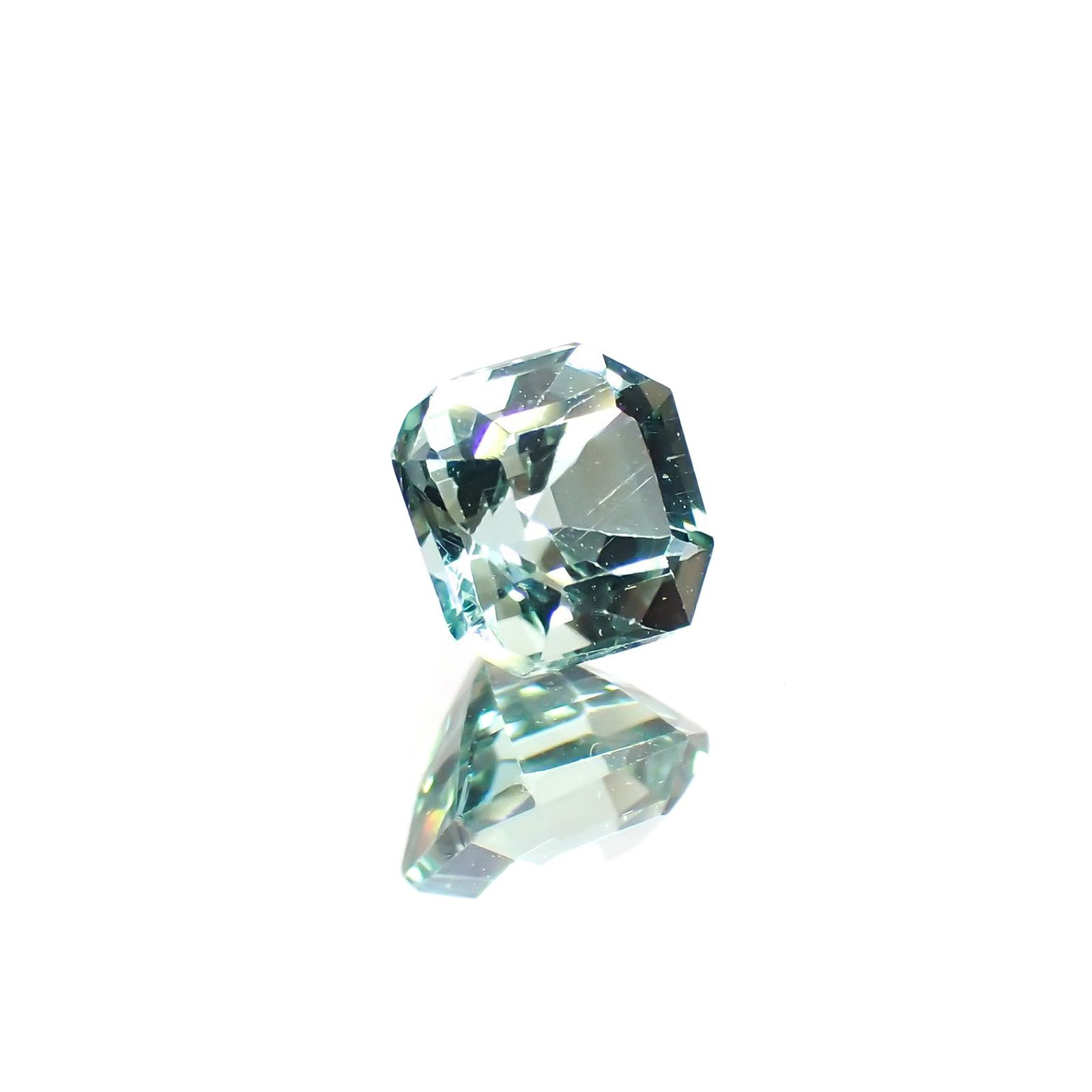 ブルーグリーントルマリン アフガニスタン産 0.69ct / 5x5mm前後 [220114090]