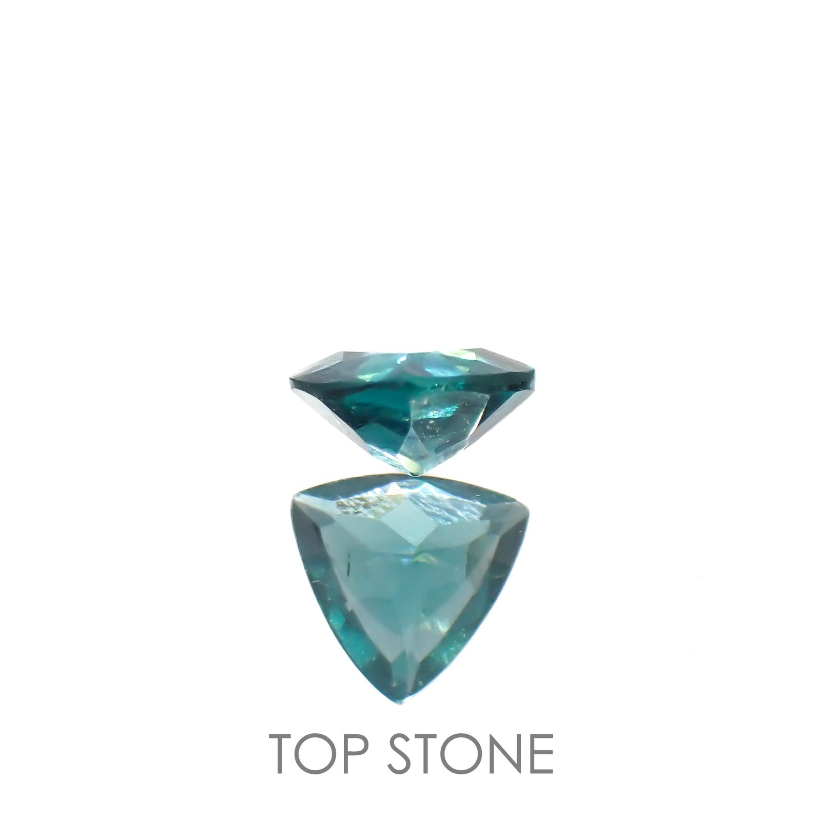 グリーンアパタイト(ノーブルモロキサイト)(宝石名アパタイト)マダガスカル産 0.26ct 識別済[220616381]4.5x4.5mm前後