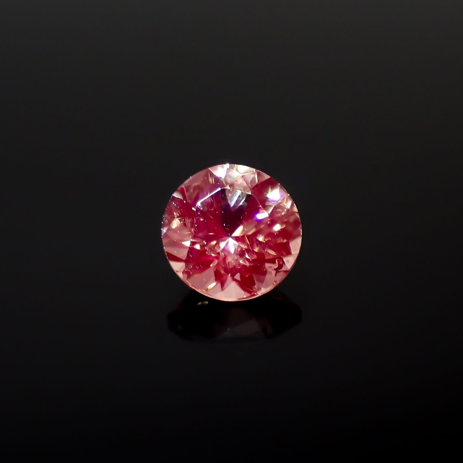 ドラゴンガーネット タンザニア産 0.45ct[231023692]4.5x4.5mm前後