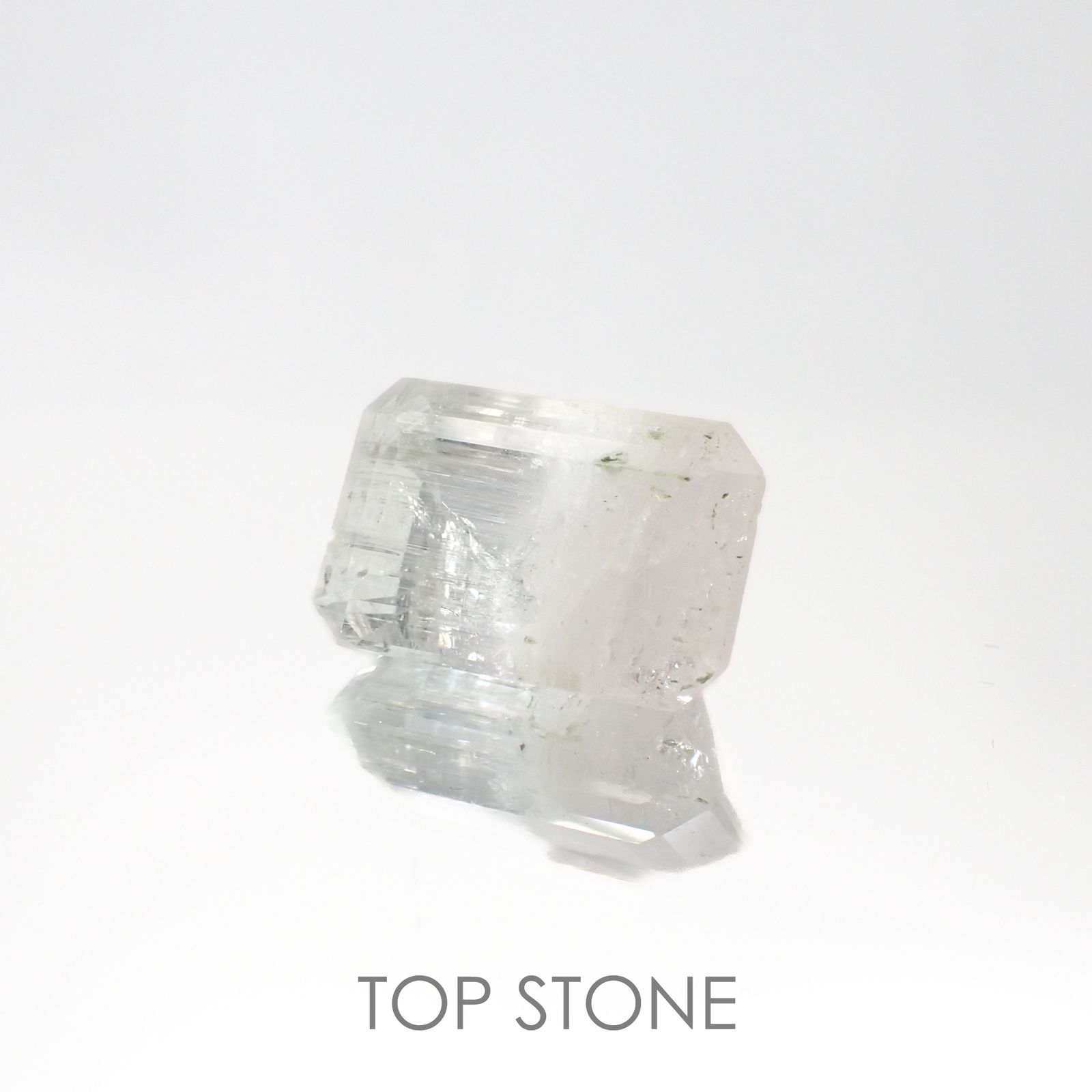 バイカラーベリル(宝石名バイカラー・ベリル)アフガニスタン産 7.15ct 識別済[220717123]14.2x9.4mm前後