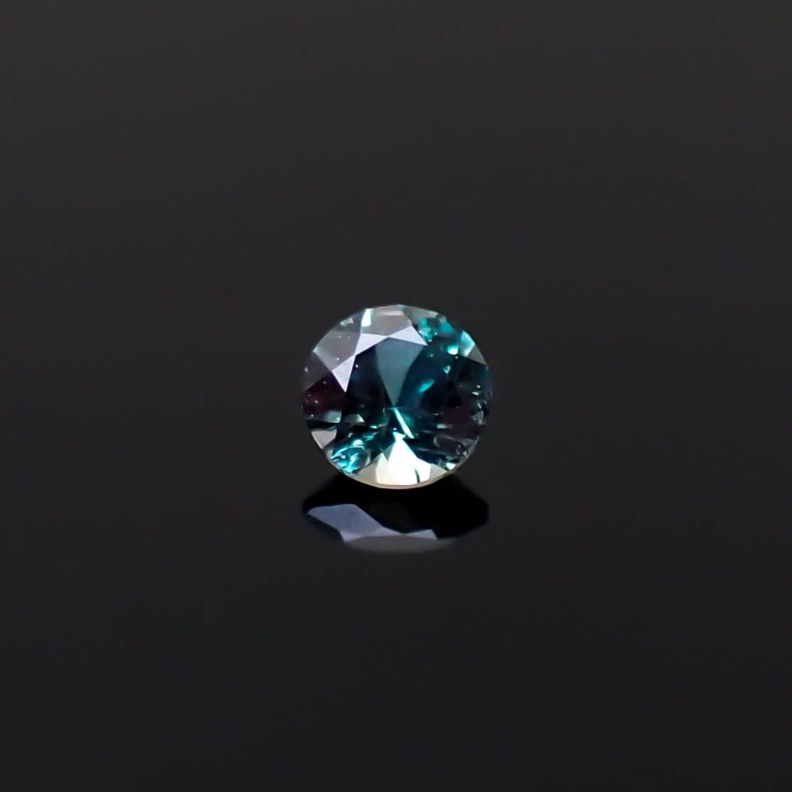 アレキサンドライト ロシア産 0.031ct [250530361]1.9x1.9mm前後