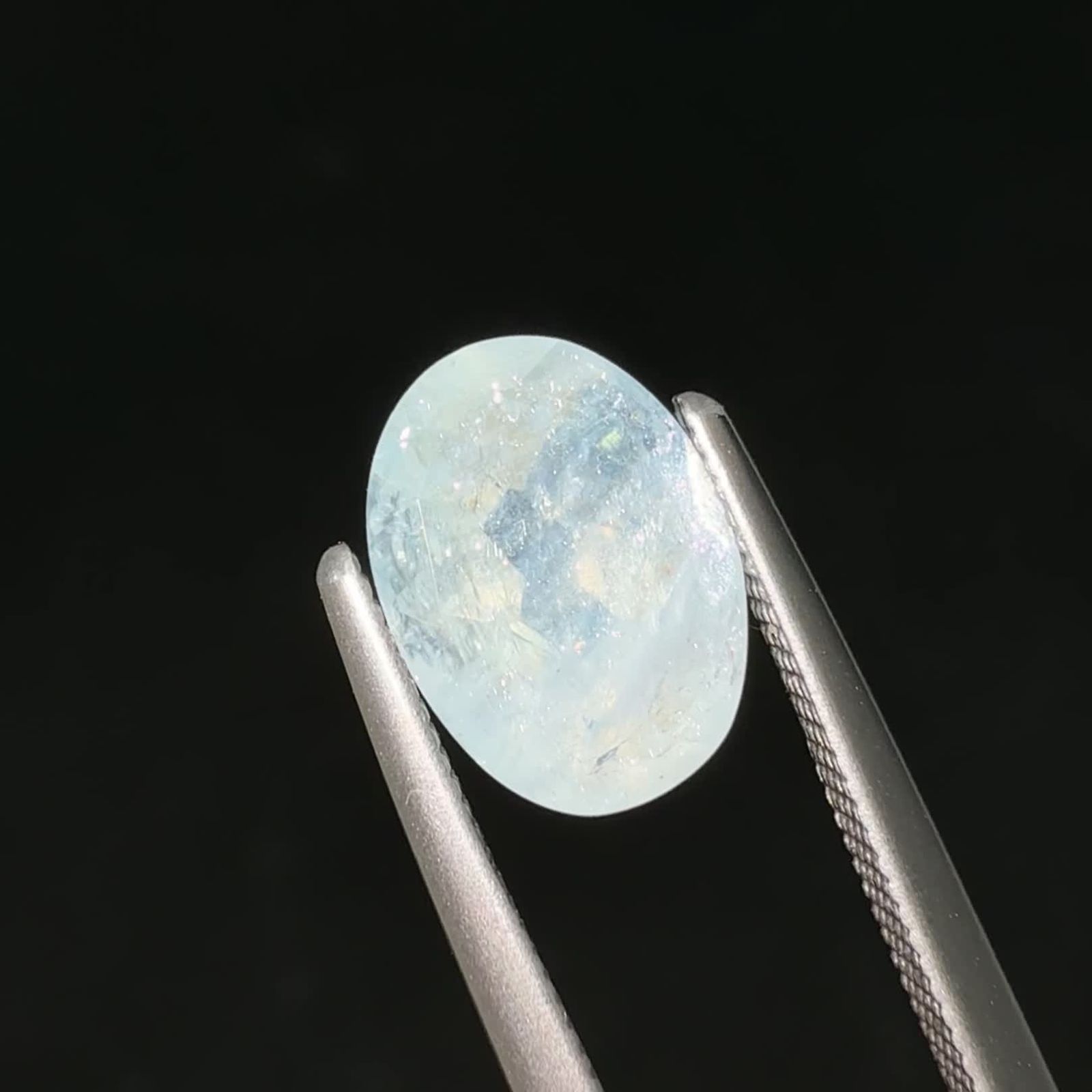 イリデッセンスアクアマリン ブラジル産 1.35ct / 9x6.6mm前後