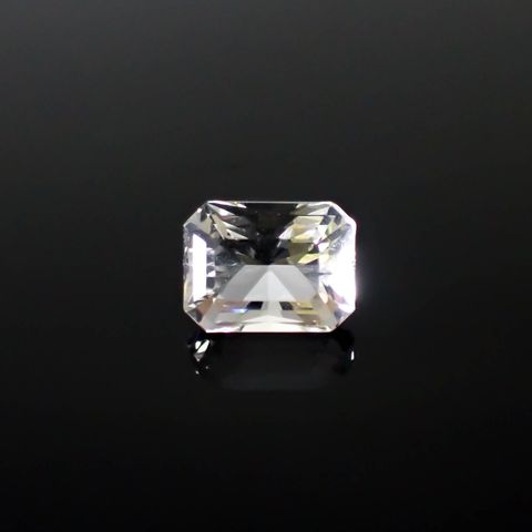 カラーレスフローライト フルオレッセンス イギリス産 2.33ct [250430160]8.5x6.4mm前後