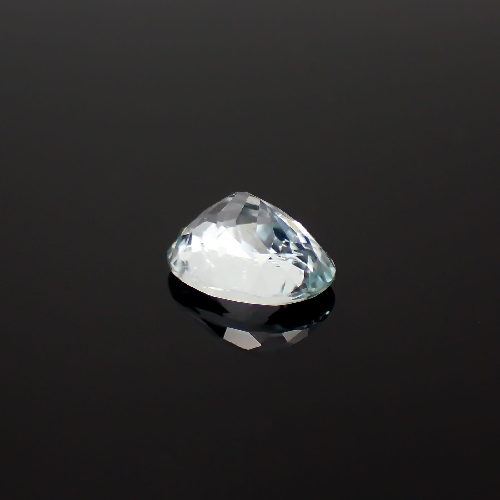 モンテブラサイト(宝石名モンテブラサイト)マダガスカル産 識別済 0.94ct / 7.4x5.5mm前後 [230120291]
