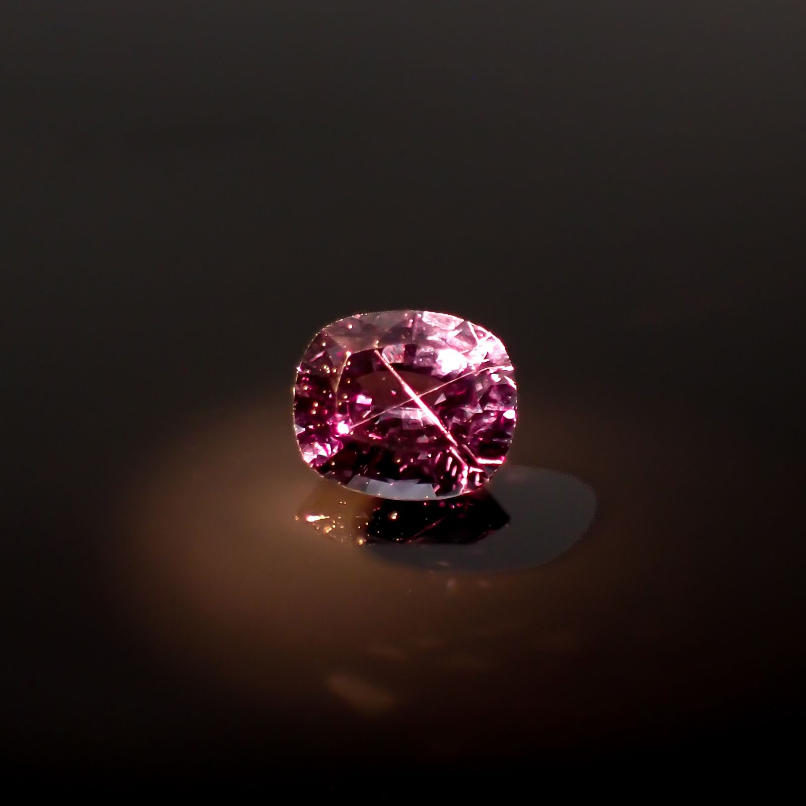 カラーチェンジガーネット アレキタイプ マダガスカル・ベキリー産 0.37ct[240125482]4.4x3.8mm前後