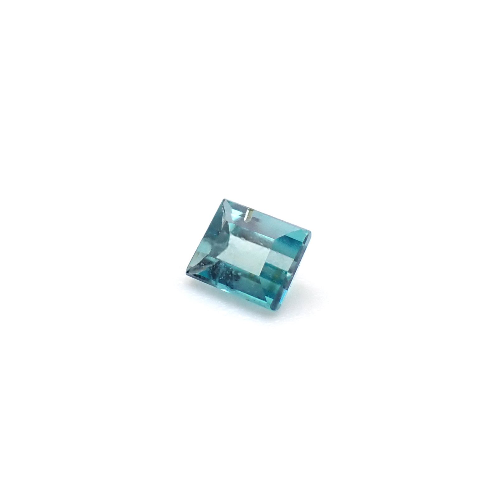 グランディディエライト(宝石名グランディディエライト)マダガスカル産 識別済 0.12ct / 3.1x2.5mm前後 [260826589]
