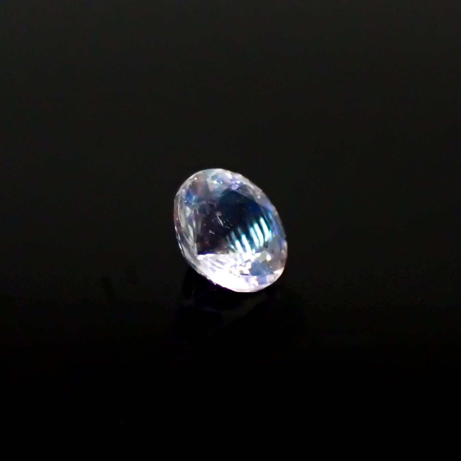 レインボームーンストーン ザンビア産 0.20ct[240828619]4x4mm前後