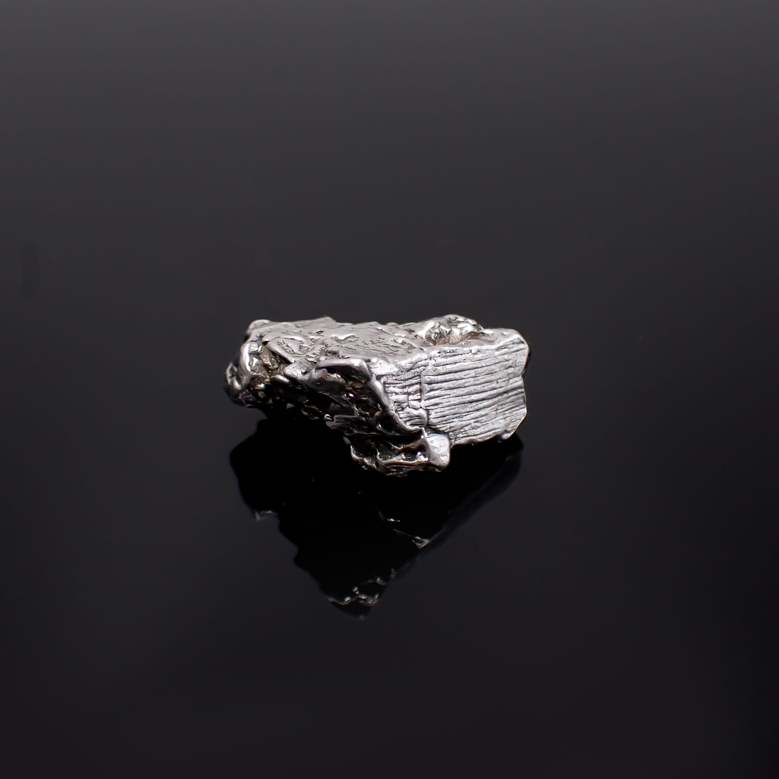 カンポ・デル・シエロ隕石 原石 発見地:アルゼンチン 113.12ct[240125515]23.2x20.9mm前後