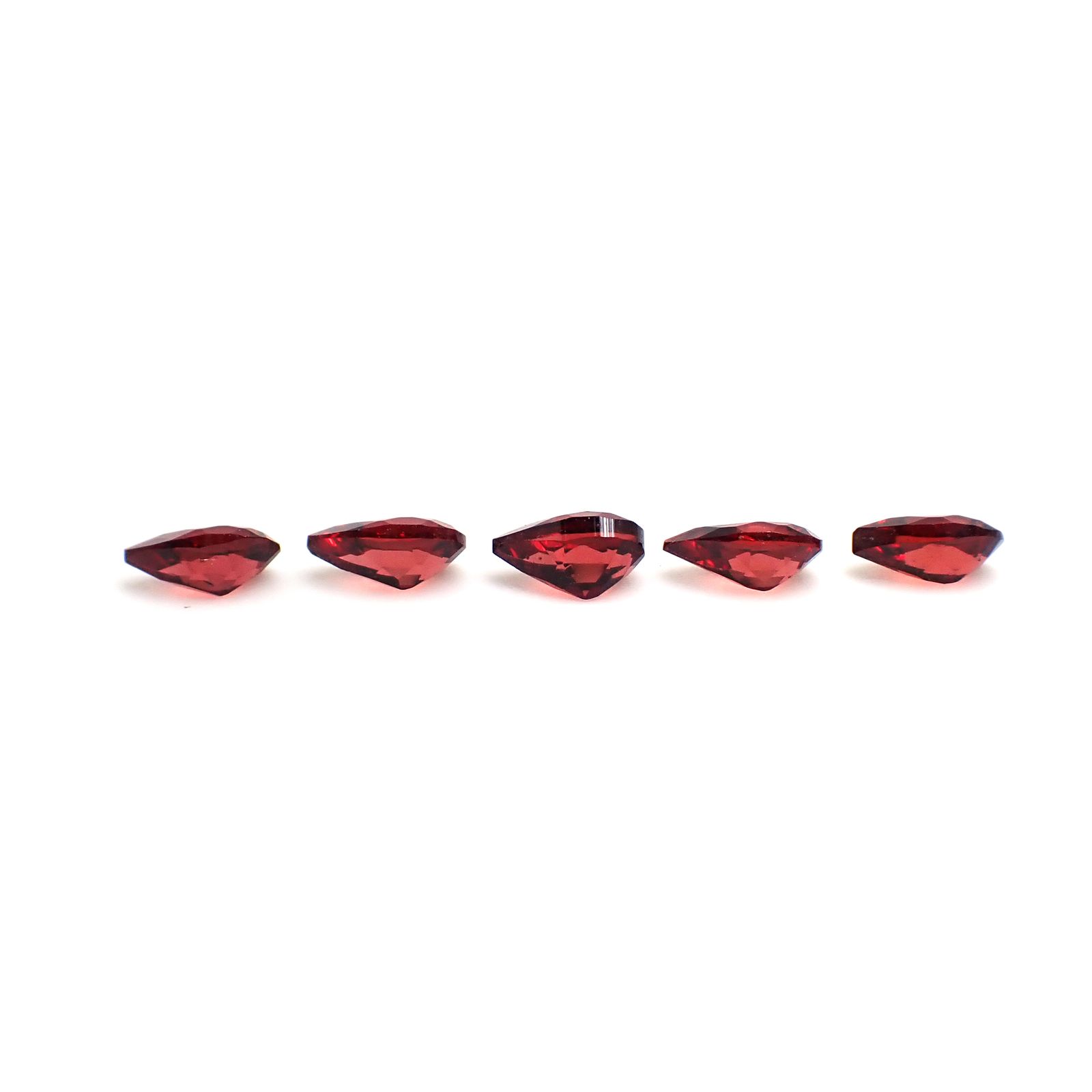 ◇ランダムセレクト◇パイラルスパイトガーネット モザンビーク産 約0.26ct / 5.1x3.1mm前後 [260532223-PAC]