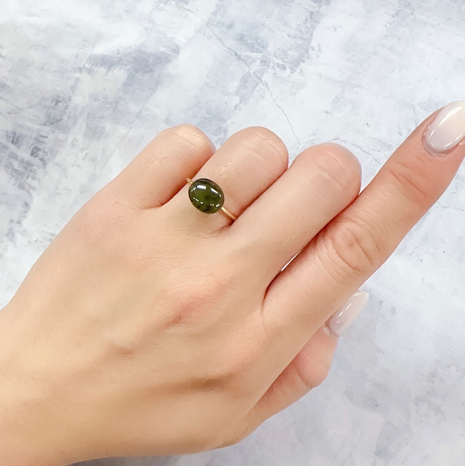 ダイオプサイドキャッツアイ(宝石名ダイオプサイト・キャッツアイ)ロシア産 2.298ct ソ付(CGL)[230120306]9.6x7.9mm前後