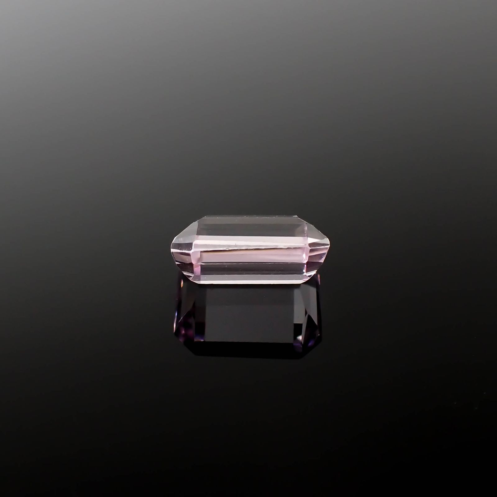 クンツァイト アフガニスタン産 3.61ct[231225142]10.2x7.7mm前後