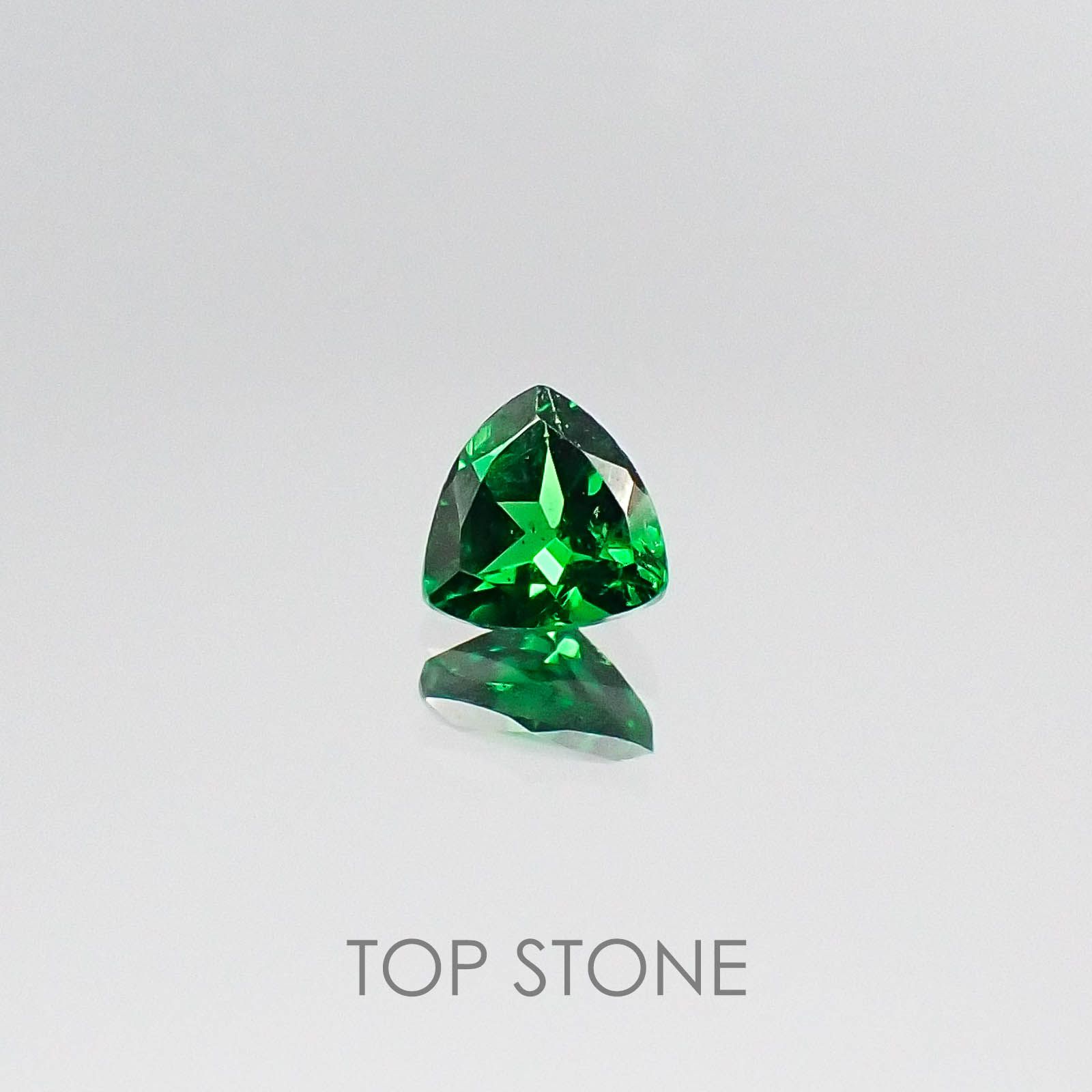 ツァボライト タンザニア産 ルース 0.21ct[20073746]3.9×3.9mm前後