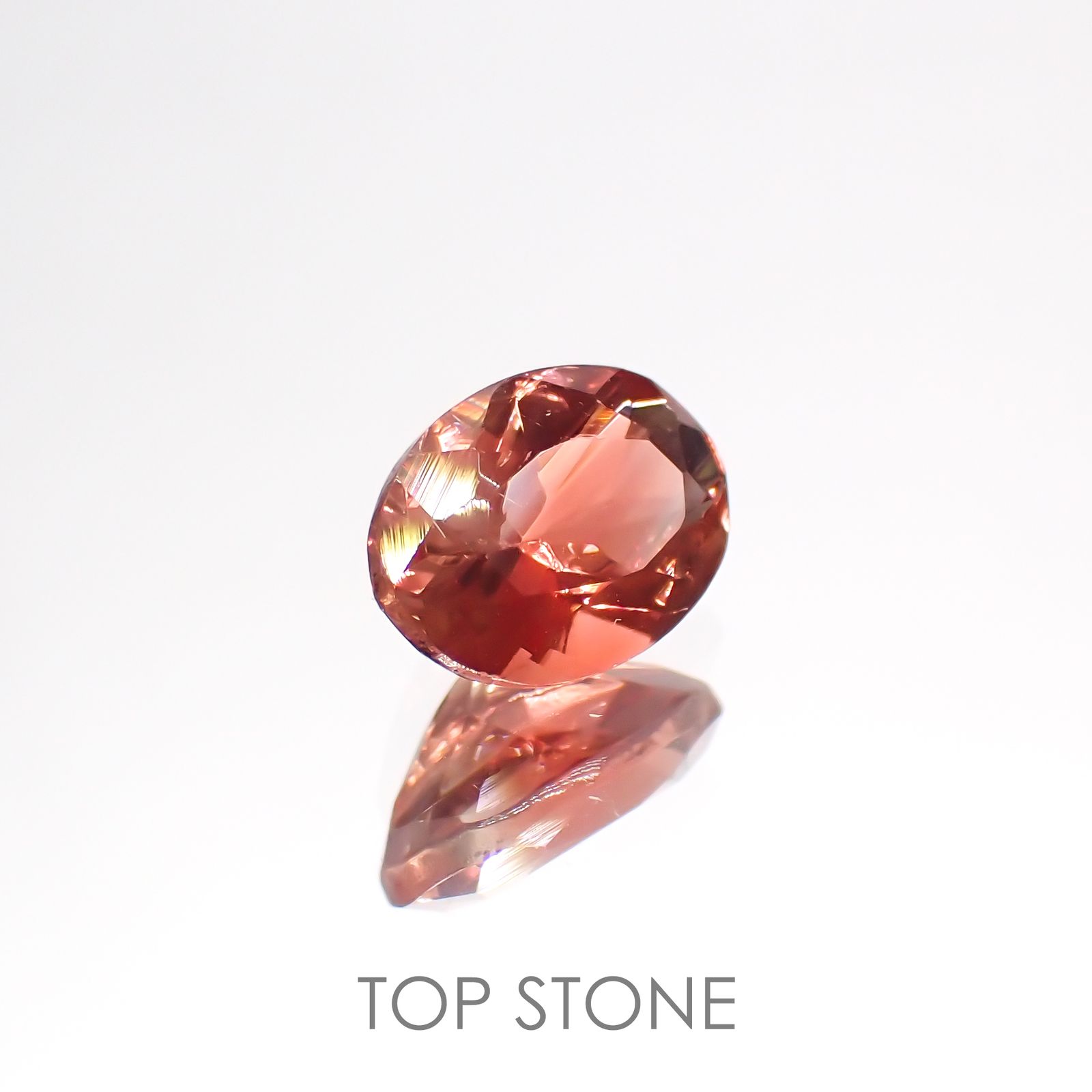 オレゴンサンストーン(宝石名ラブラドライト) アメリカ・オレゴン州産 0.72ct 識別済[20073597]7.1×5.1mm前後