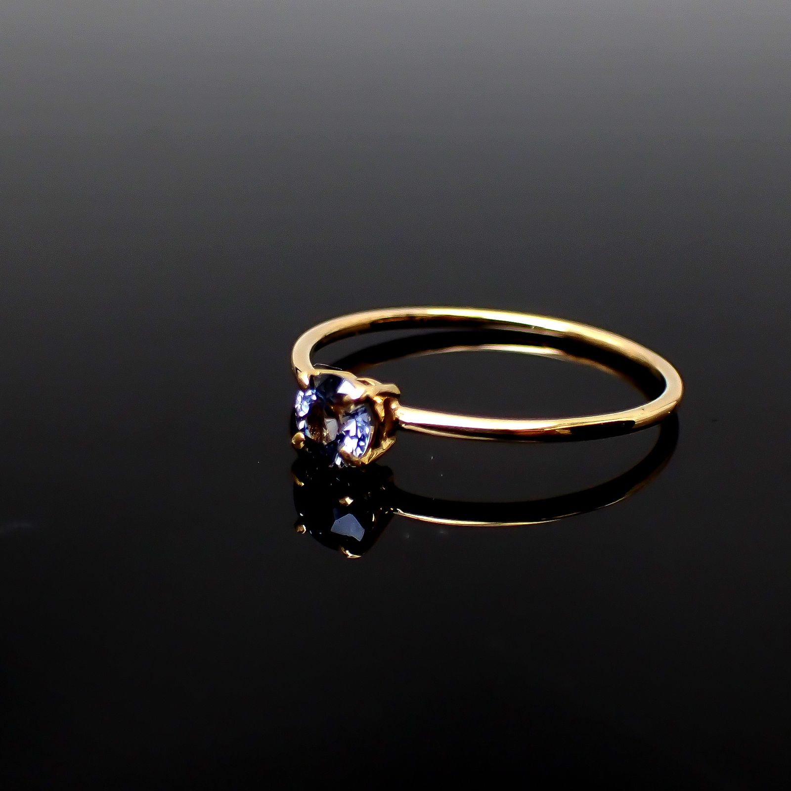 ◇K18リング◇ バイオレットスピネル 0.34ct | ラウンド/つやあり仕上げ 4mm (15号 / アーム1.0mm) [241229432]