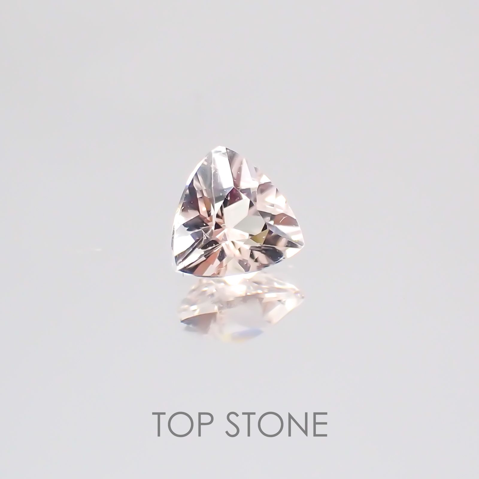 モルガナイト(宝石名モルガナイト) ナイジェリア産 0.43ct 識別済[20128569]5.3×5.4mm前後