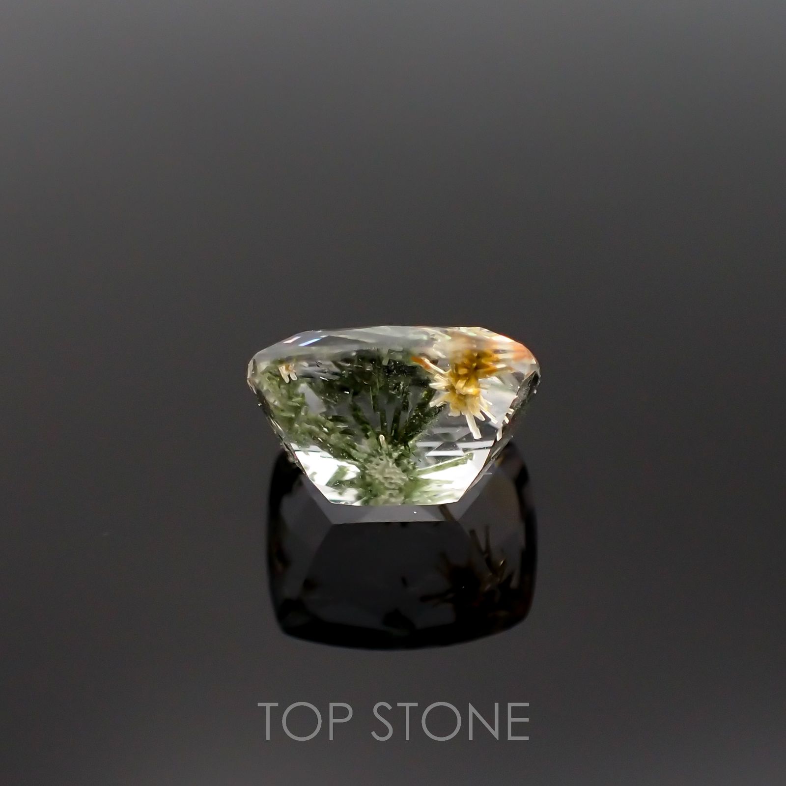 ヘデンベルジャイトインクォーツ インドネシア産 2.81ct[220917822]9.6x7.9mm前後