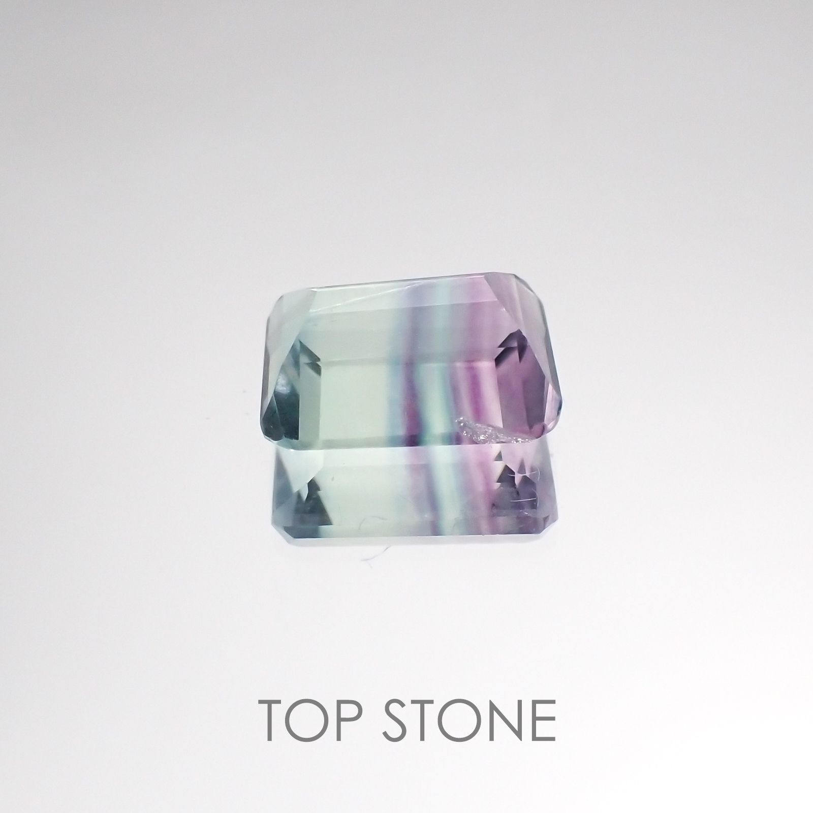 バイカラーフローライト ブラジル産 ルース 3.66ct[21028519]9.9×8mm前後