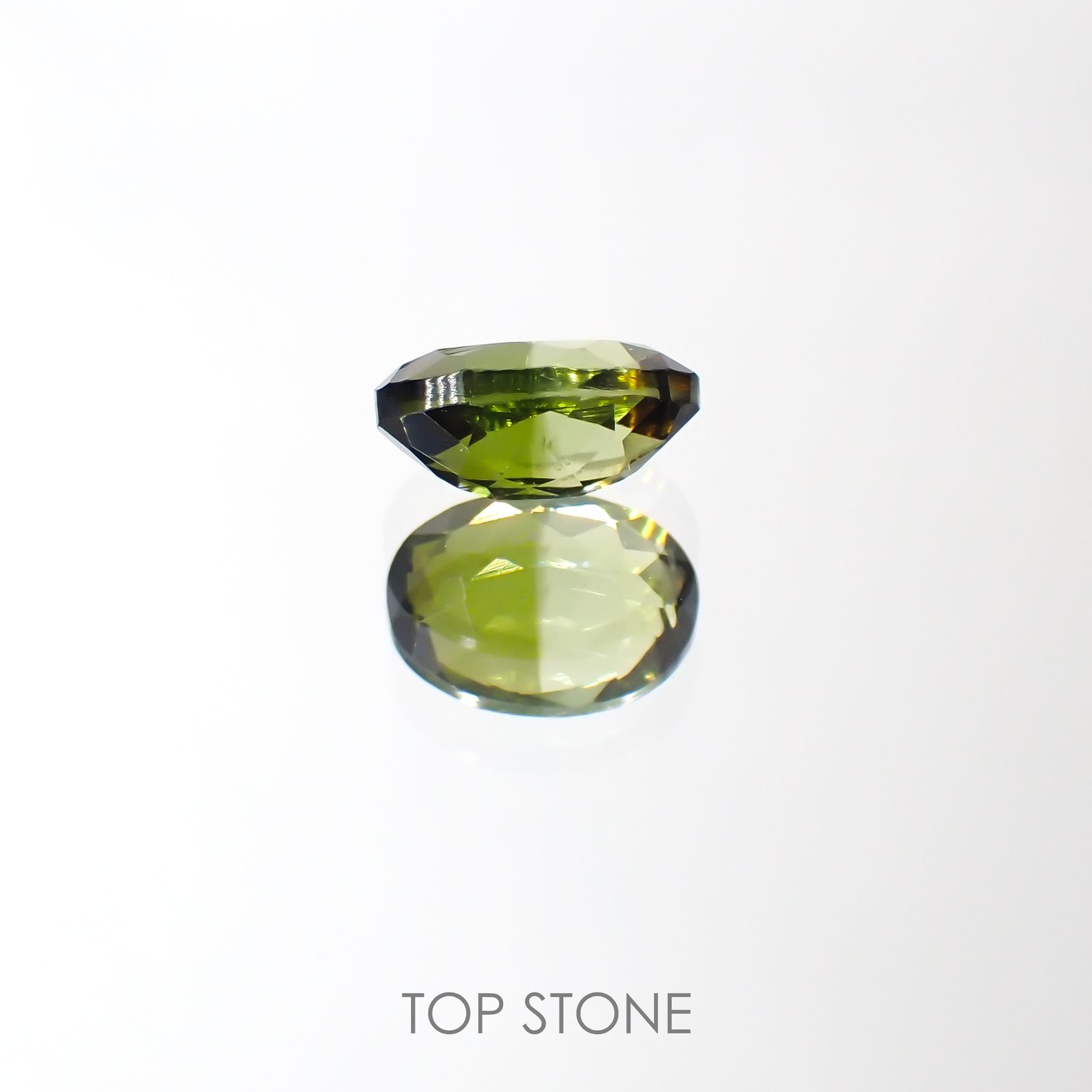 バイカラートルマリン(宝石名バイカラー・トルマリン) ブラジル/アフリカ産 0.95ct 識別済[211013566]7.3×5.3mm前後