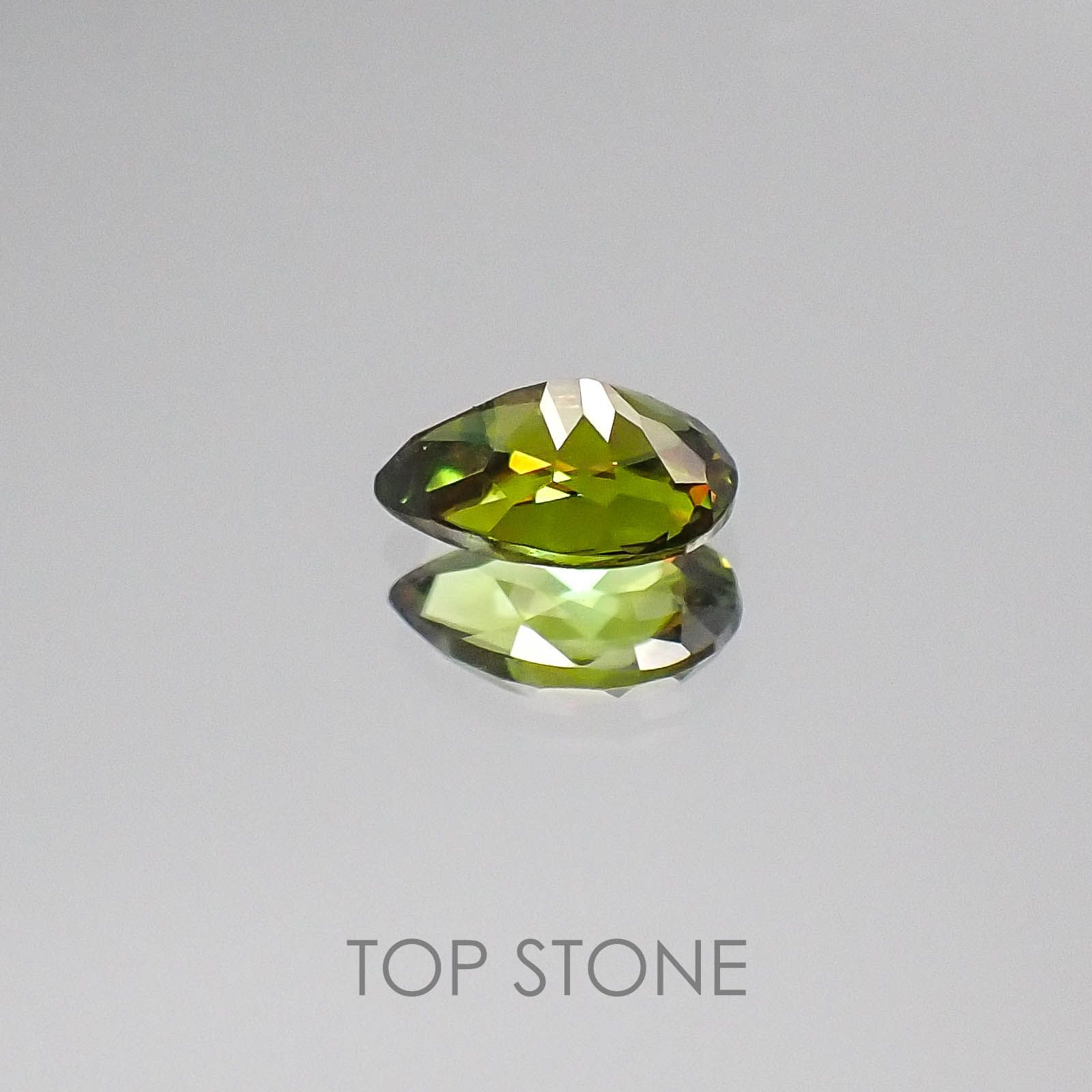 スフェーン パキスタン産 ルース 0.52ct[20073867]6.2×4mm前後