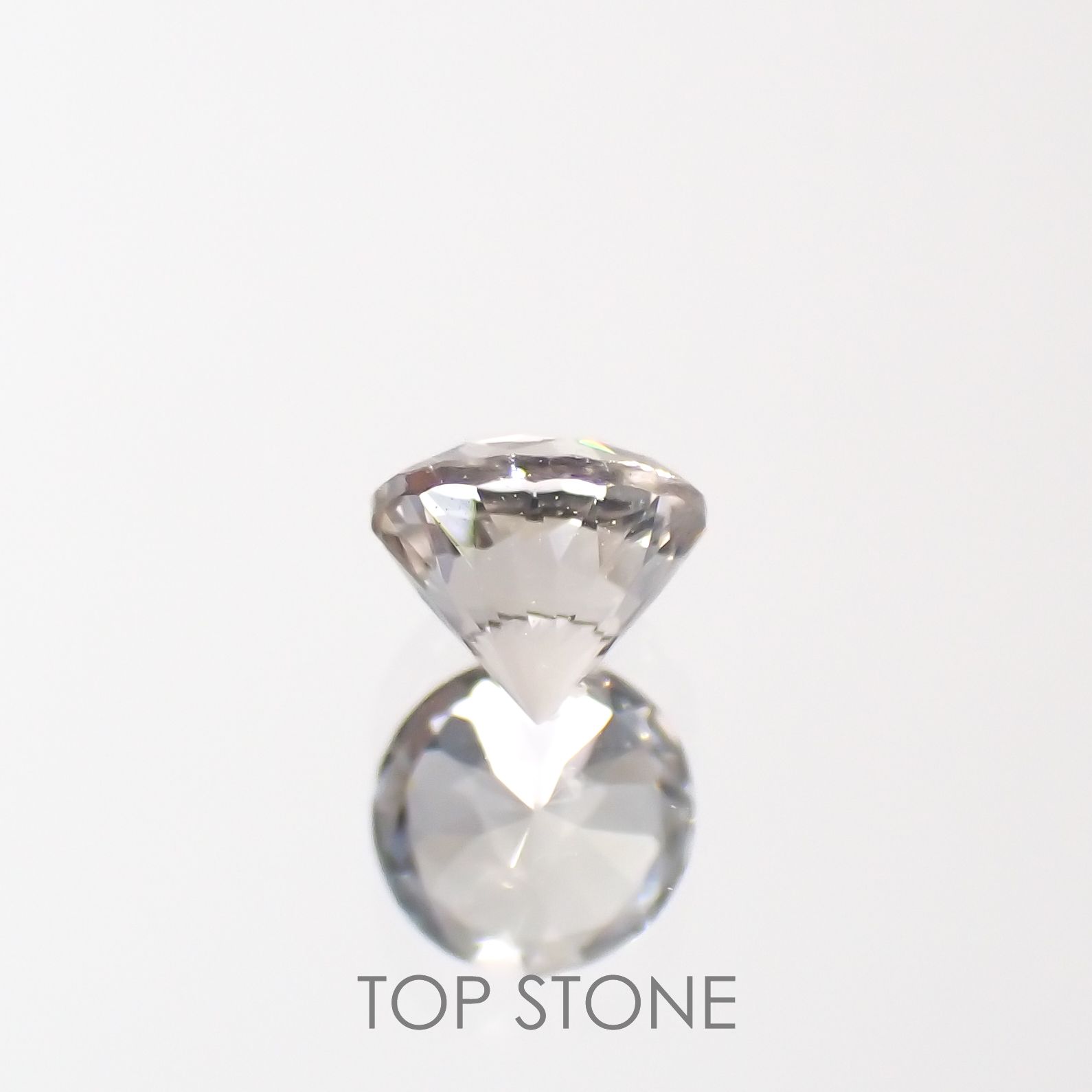 サニディン(宝石名サニディン)ドイツ産 0.15ct 識別済[221018944]3.5x3.4mm前後