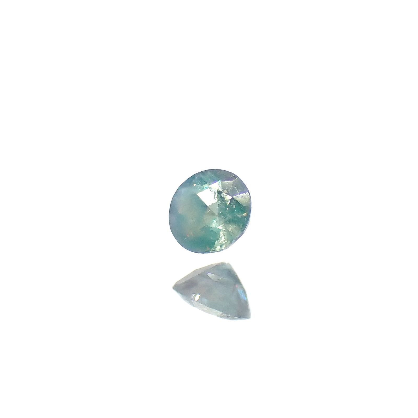 シルキーアレキサンドライト ブラジル産/EmeraldMains社製 0.038ct[240527612]2.1x2mm前後